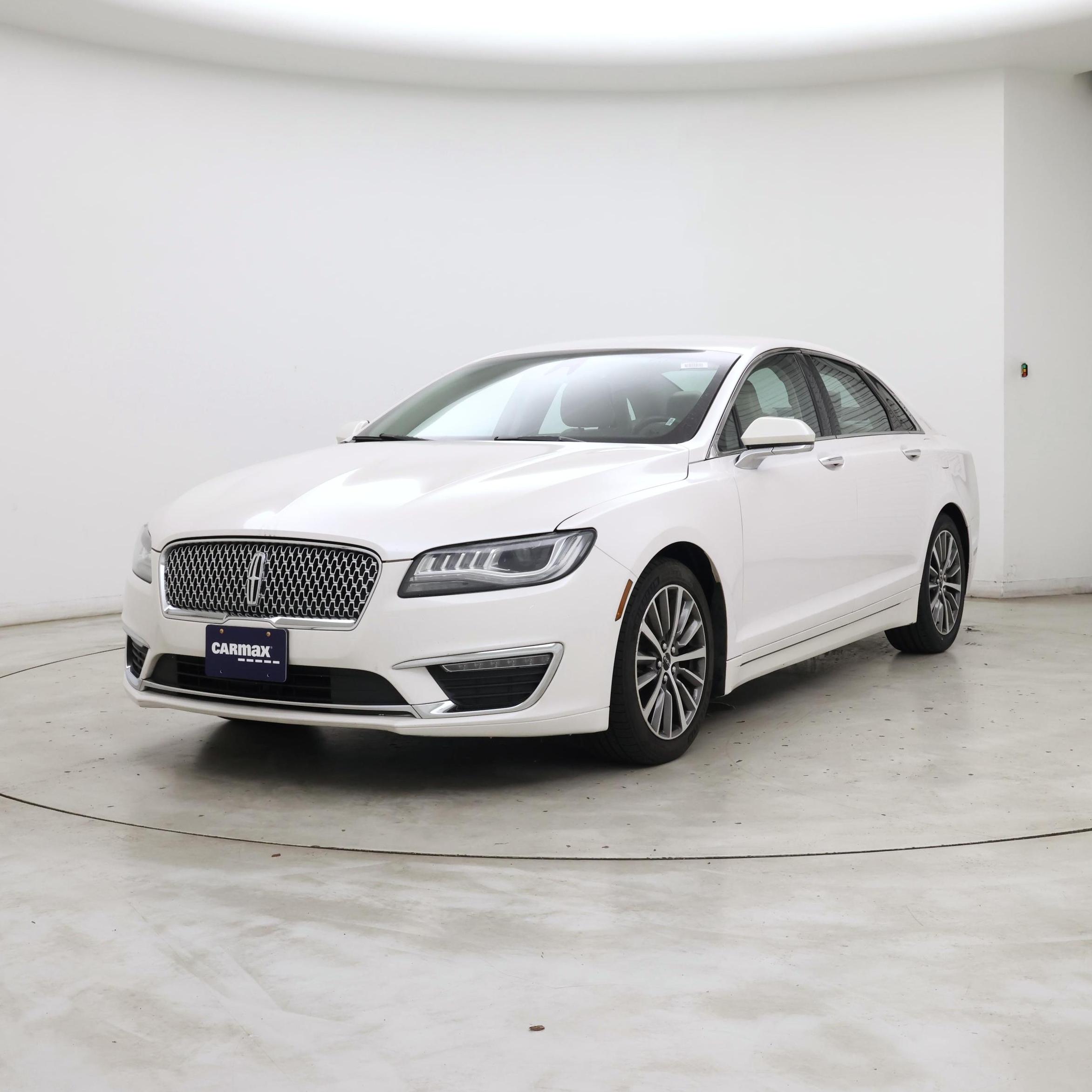 Thumbnail: 2019 Lincoln MKZ - 4