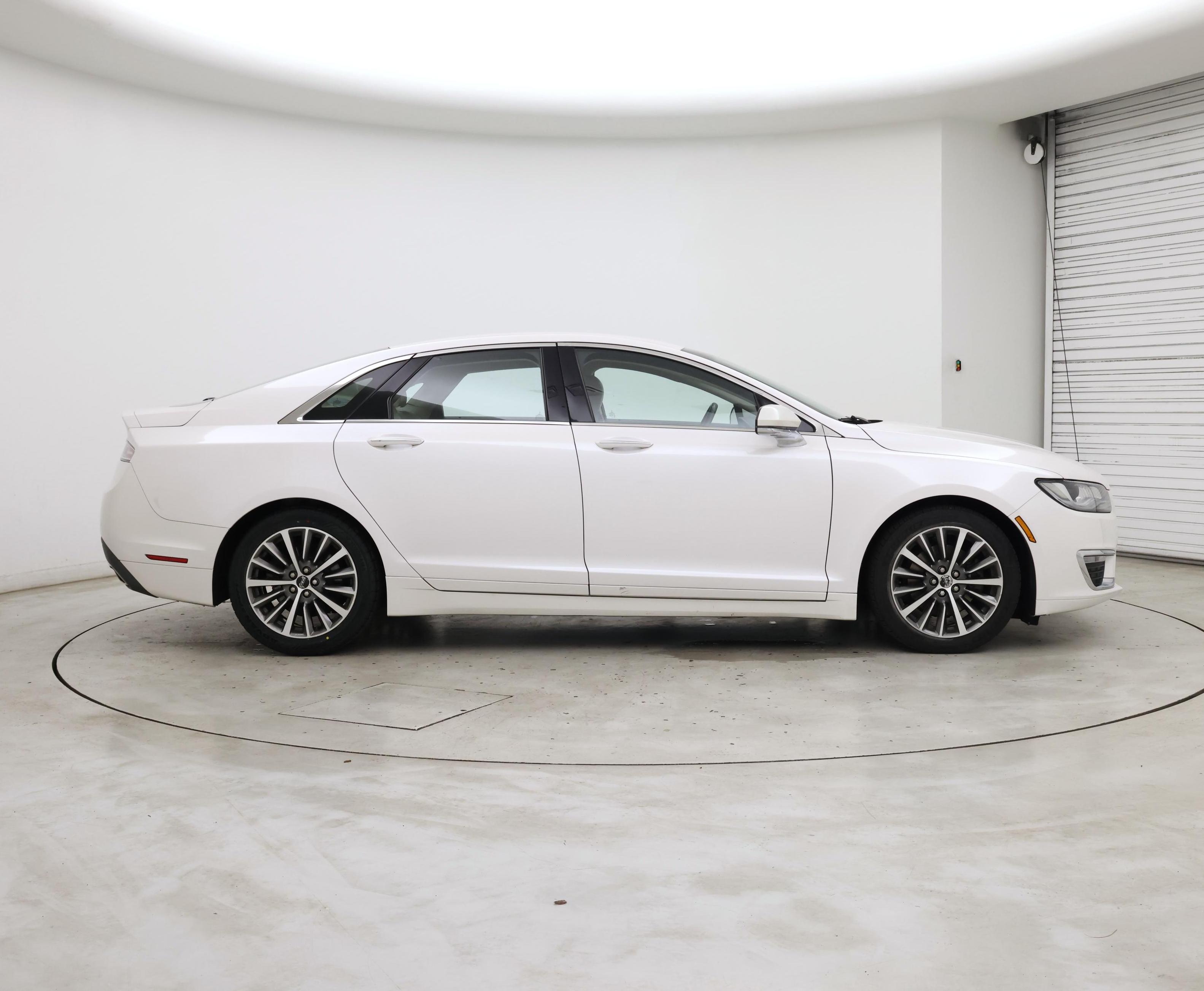 Thumbnail: 2019 Lincoln MKZ - 7