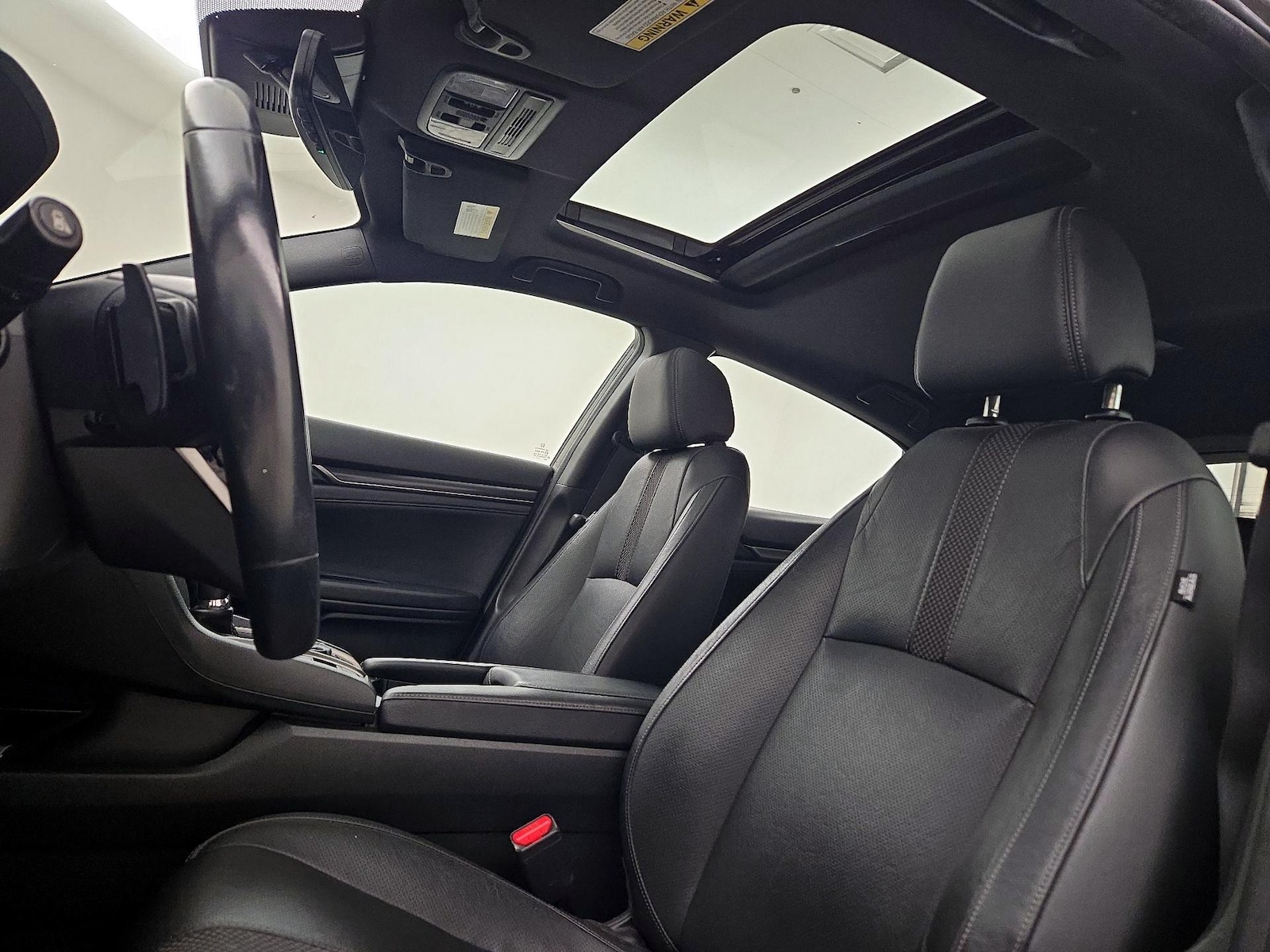 Sunroof(s) & Overhead Airbags