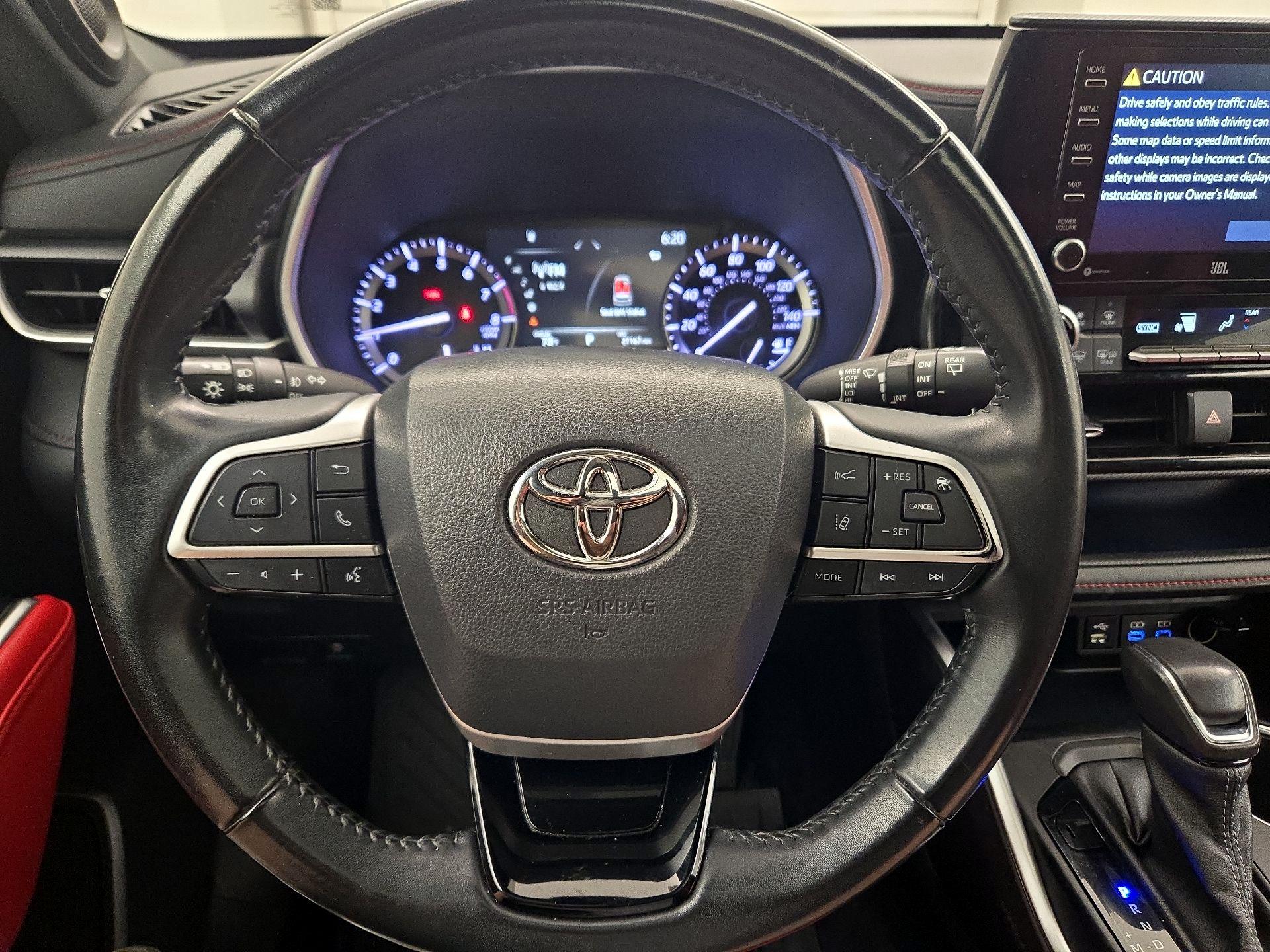 Thumbnail: 2022 Toyota Highlander - 10