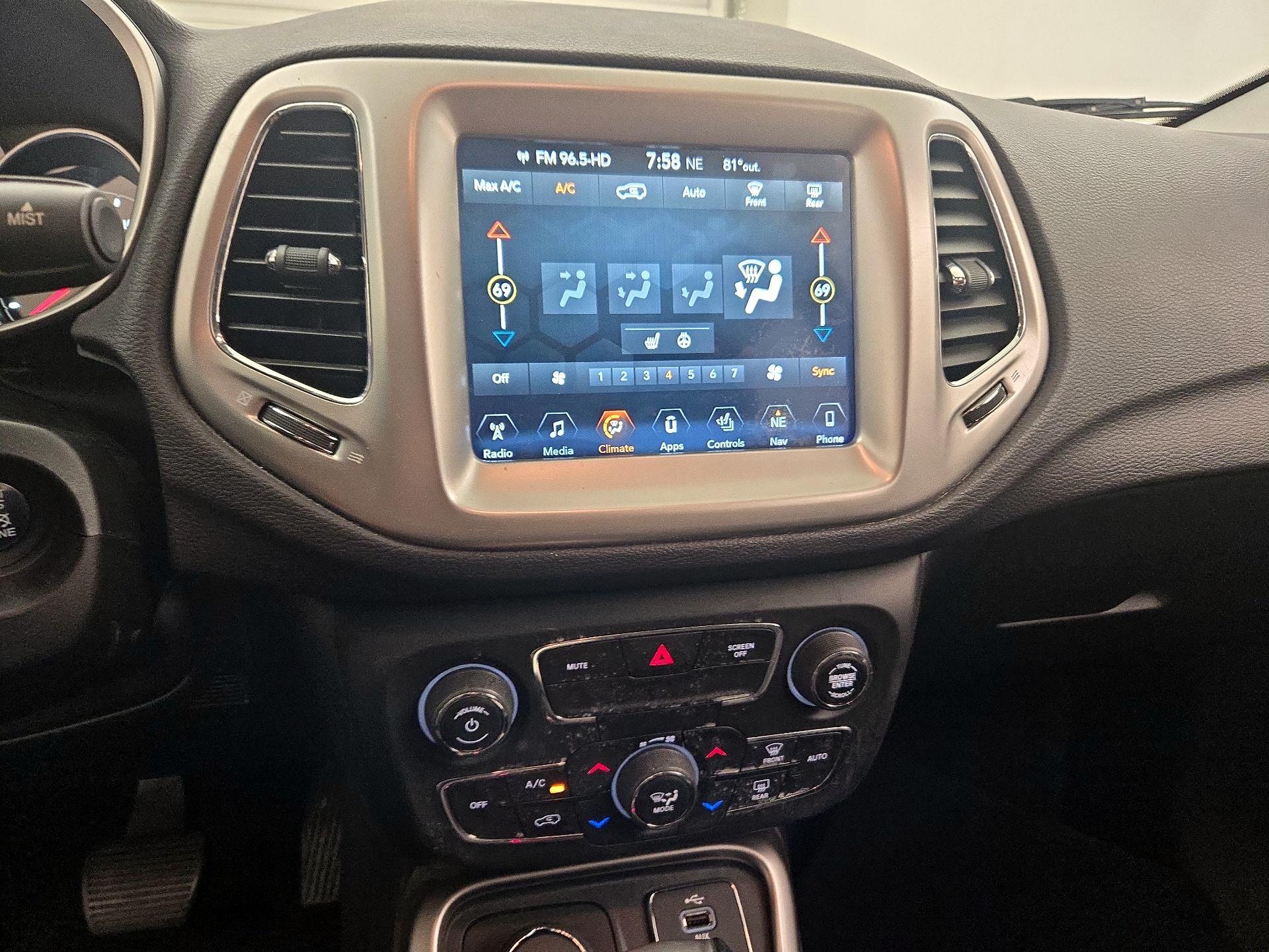 Thumbnail: 2017 Jeep Compass - 16