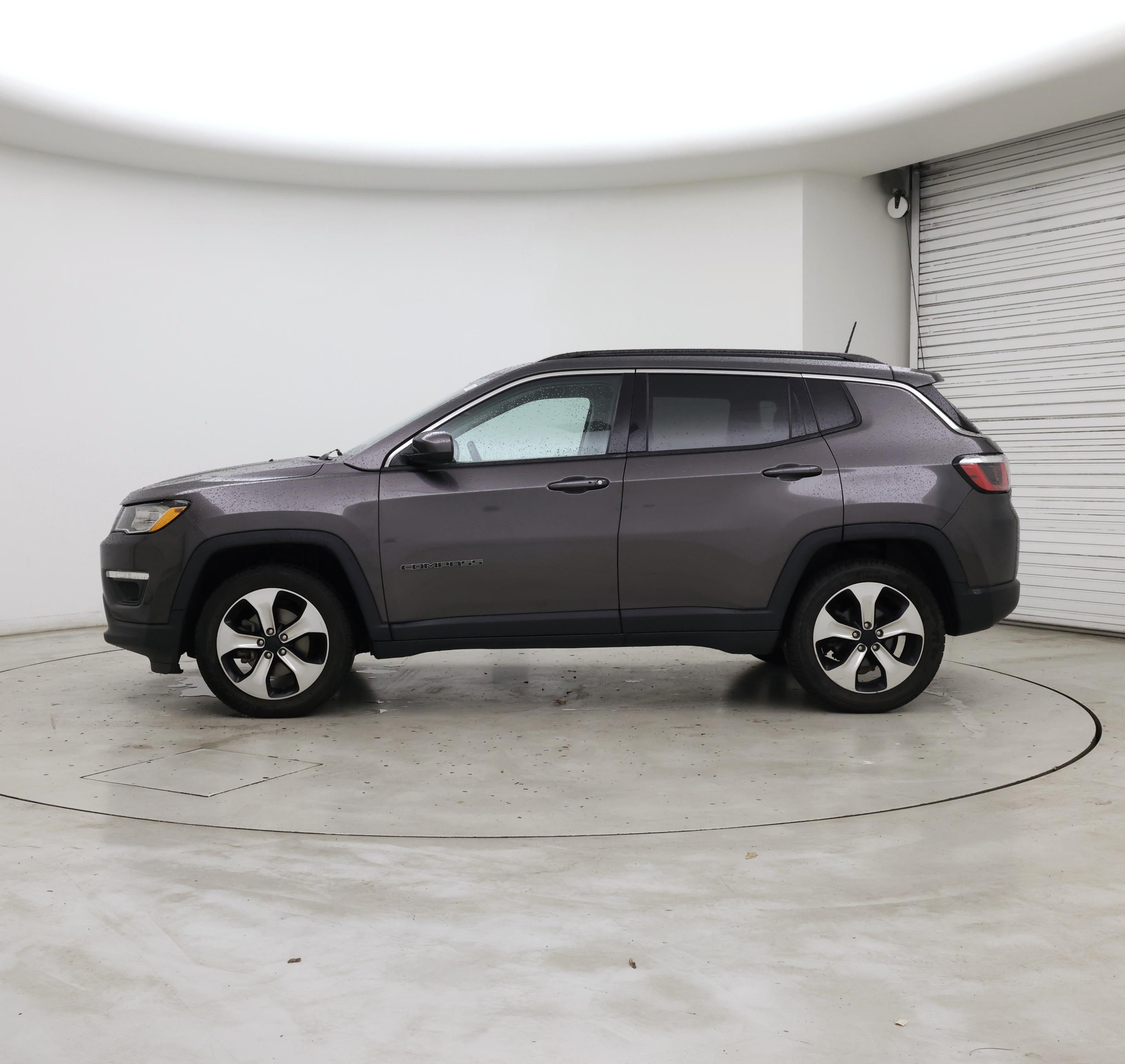 Thumbnail: 2017 Jeep Compass - 3