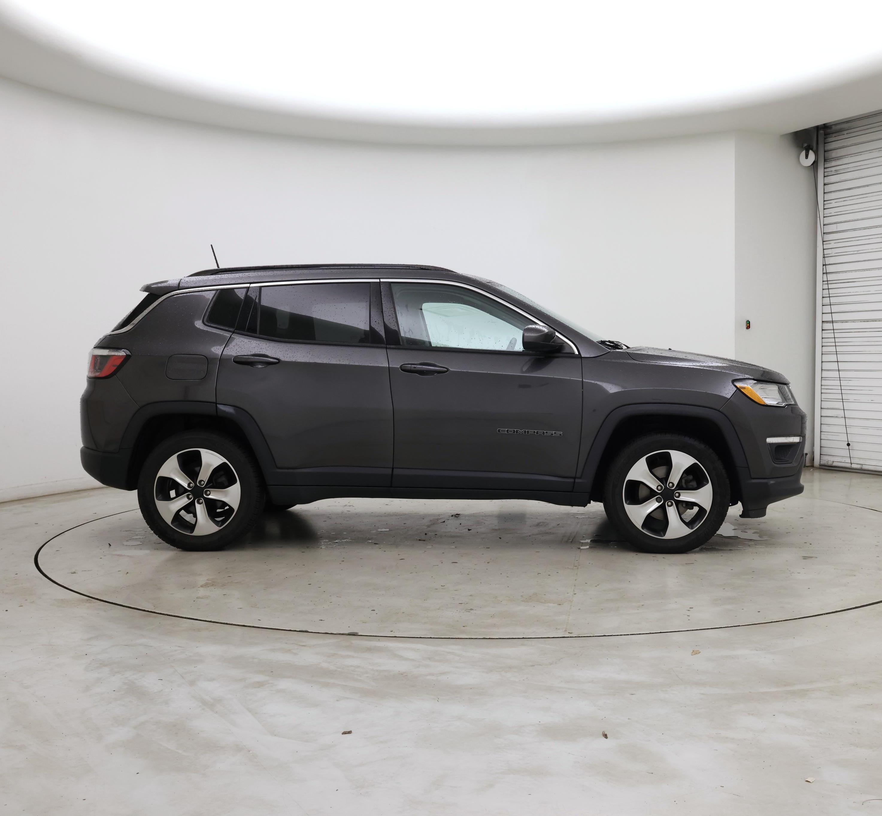 Thumbnail: 2017 Jeep Compass - 7