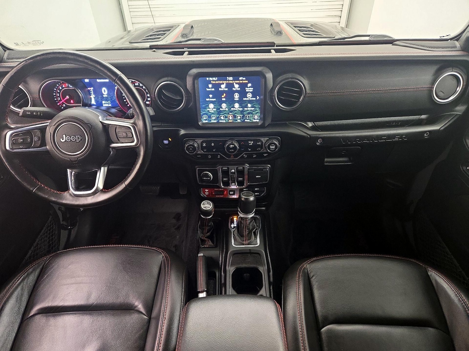 Apple CarPlay® & Android Auto™