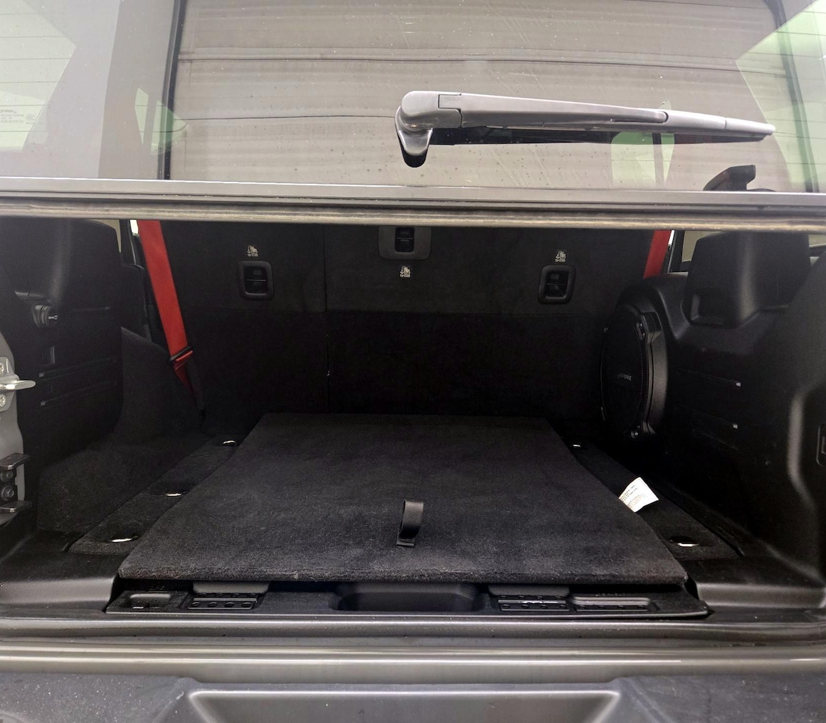 Trunk/Cargo (Seats Up)
