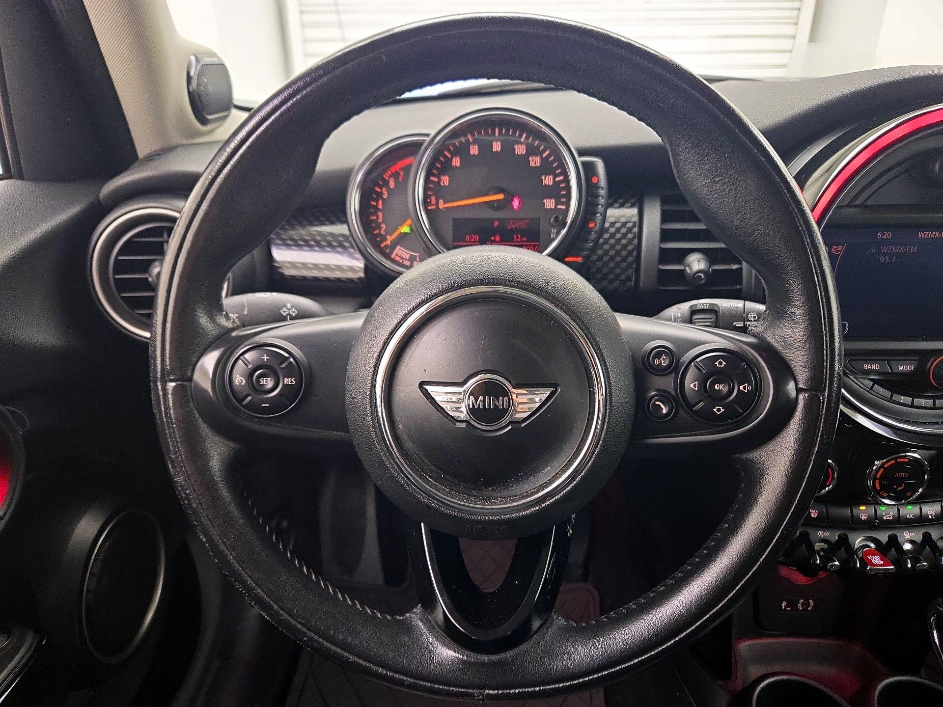 Thumbnail: 2015 MINI Cooper Hardtop - 10
