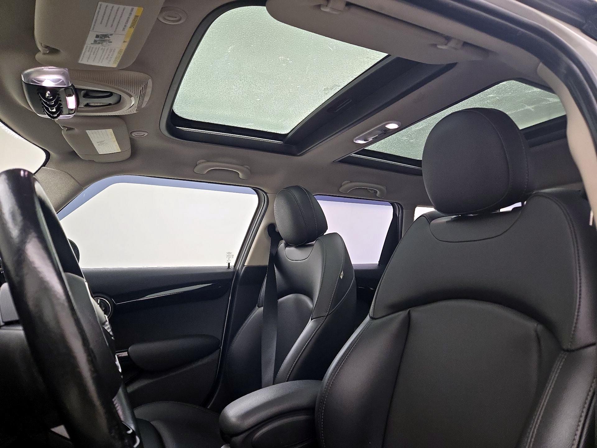 Thumbnail: 2015 MINI Cooper Hardtop - 19