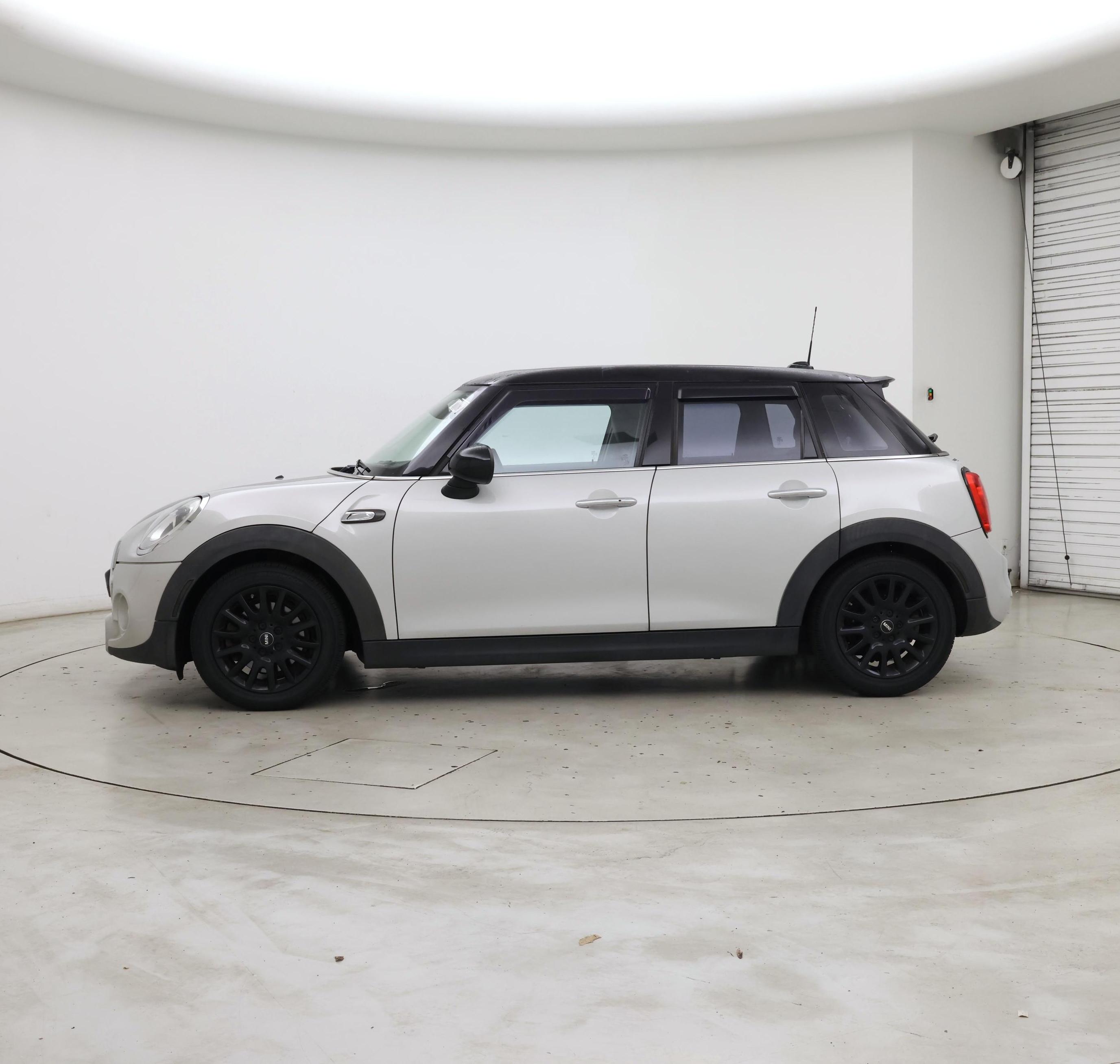 Thumbnail: 2015 MINI Cooper Hardtop - 3