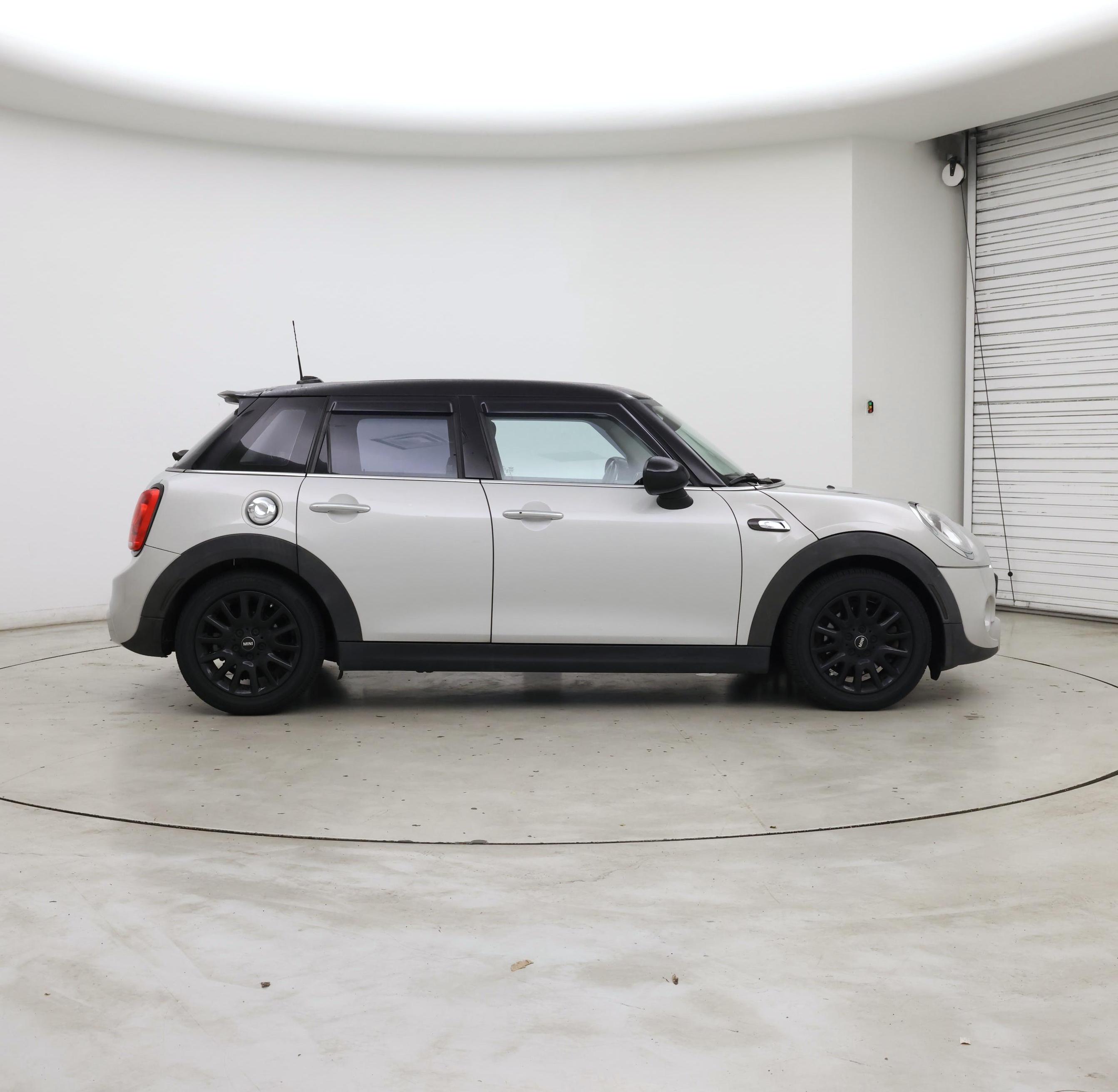 Thumbnail: 2015 MINI Cooper Hardtop - 7