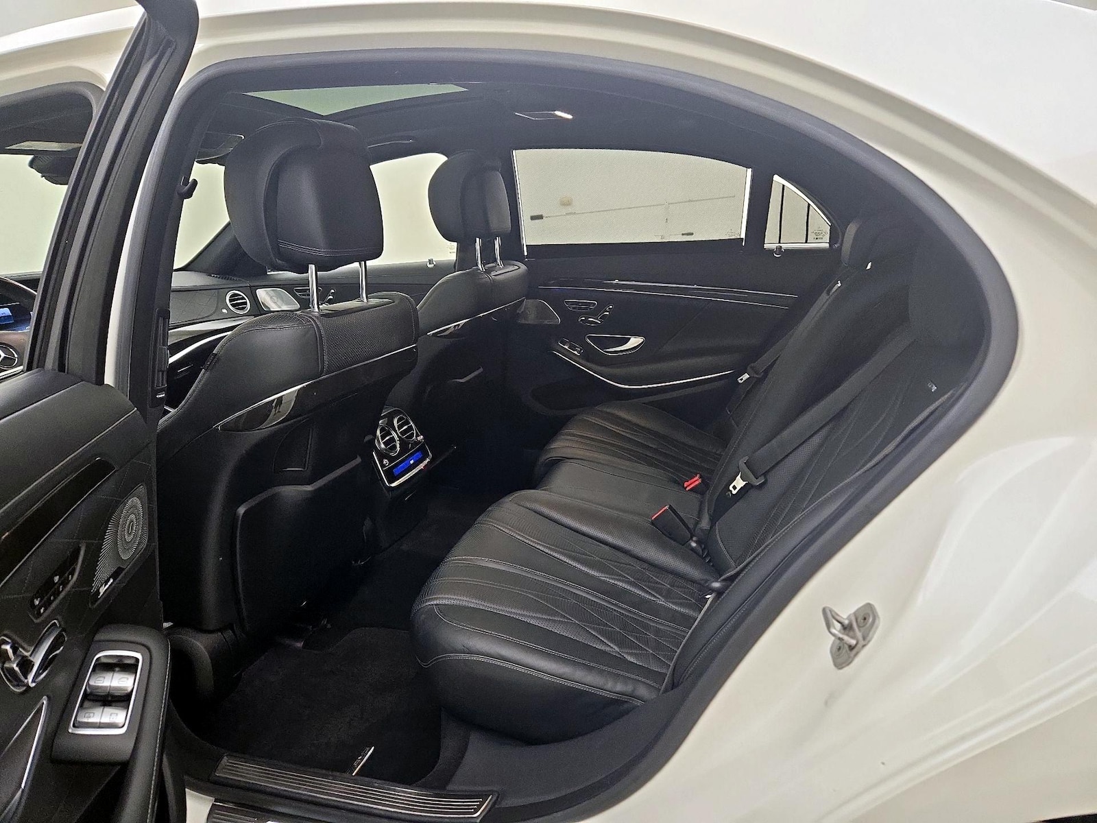 Rear A/C Seat(s)