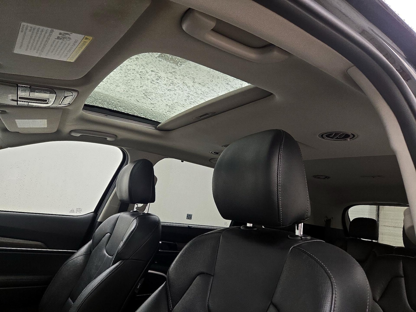 Sunroof(s) & Overhead Airbags