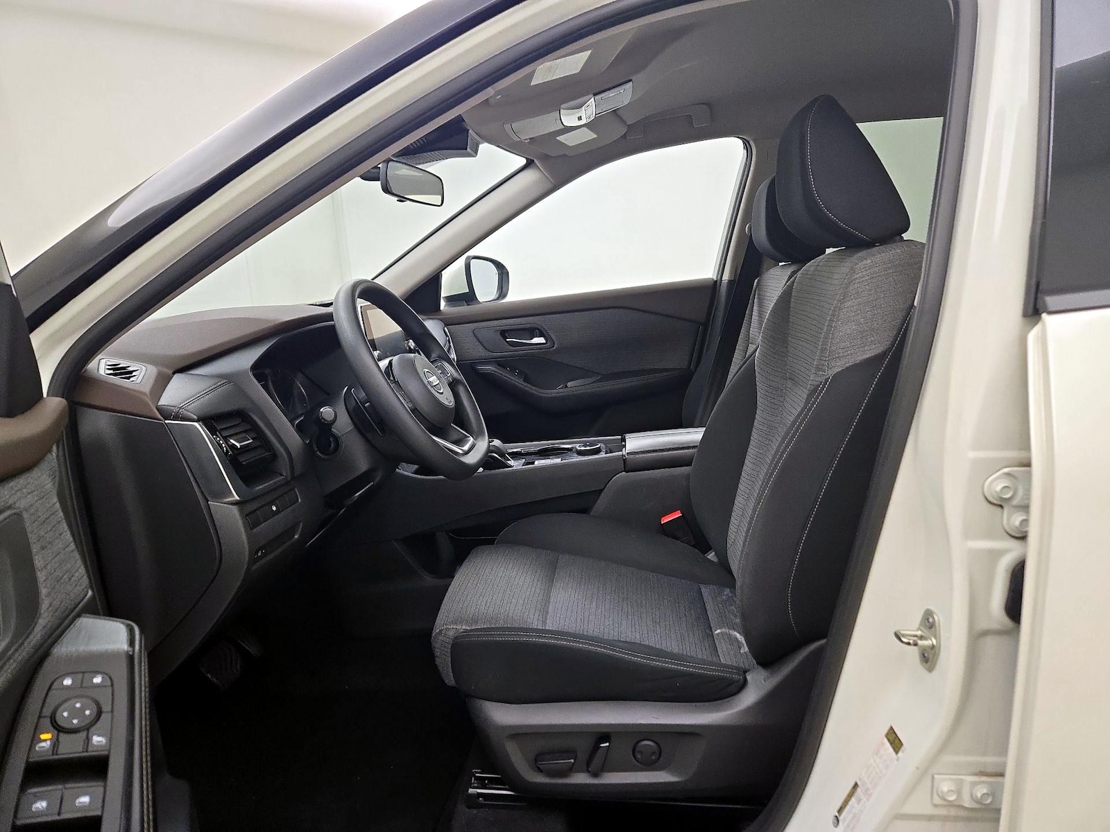 2021 Nissan Rogue SV - Photo 12