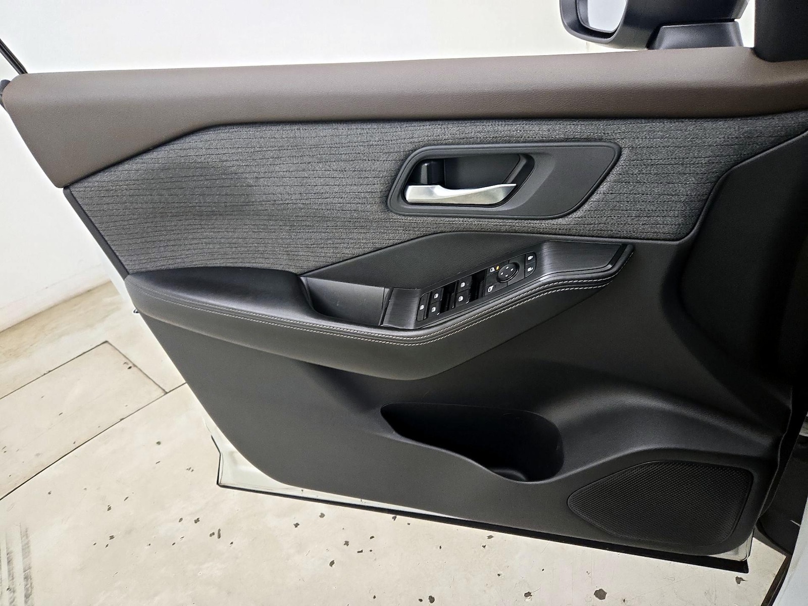 2021 Nissan Rogue SV - Photo 13