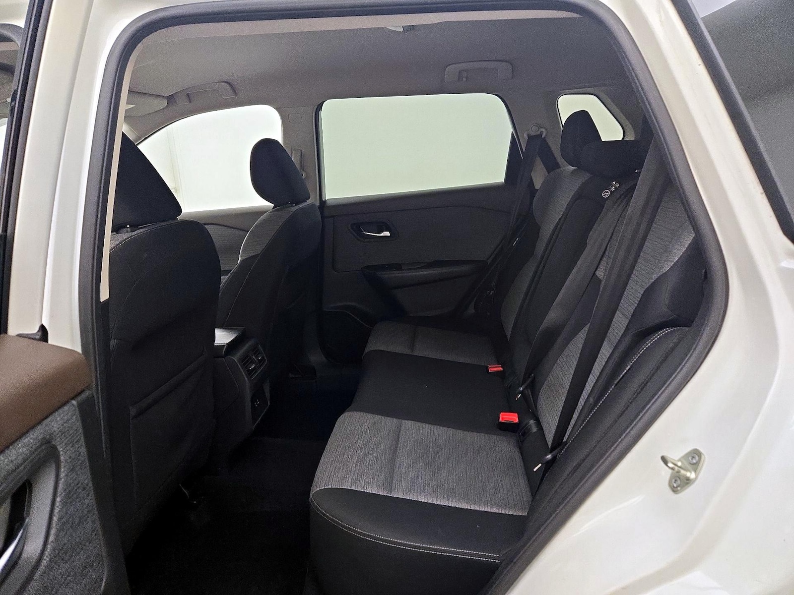 2021 Nissan Rogue SV - Photo 19