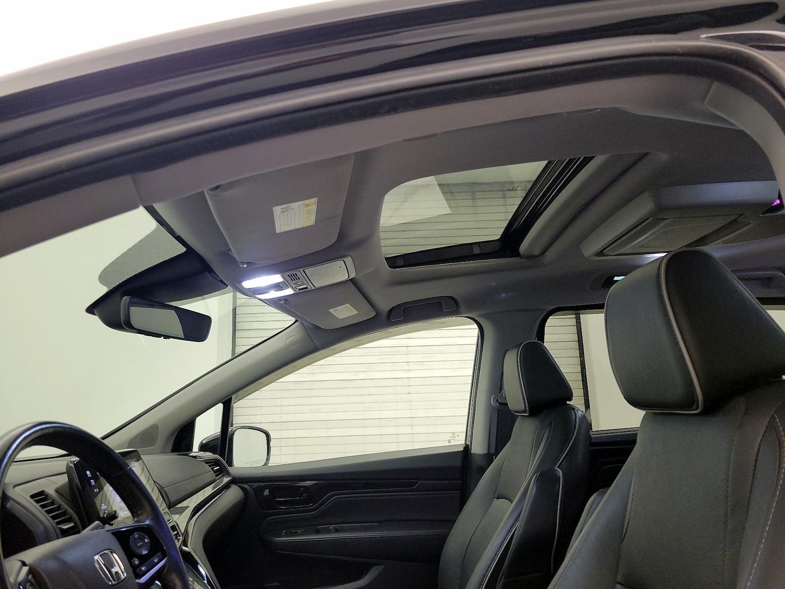 Sunroof(s) & Overhead Airbags