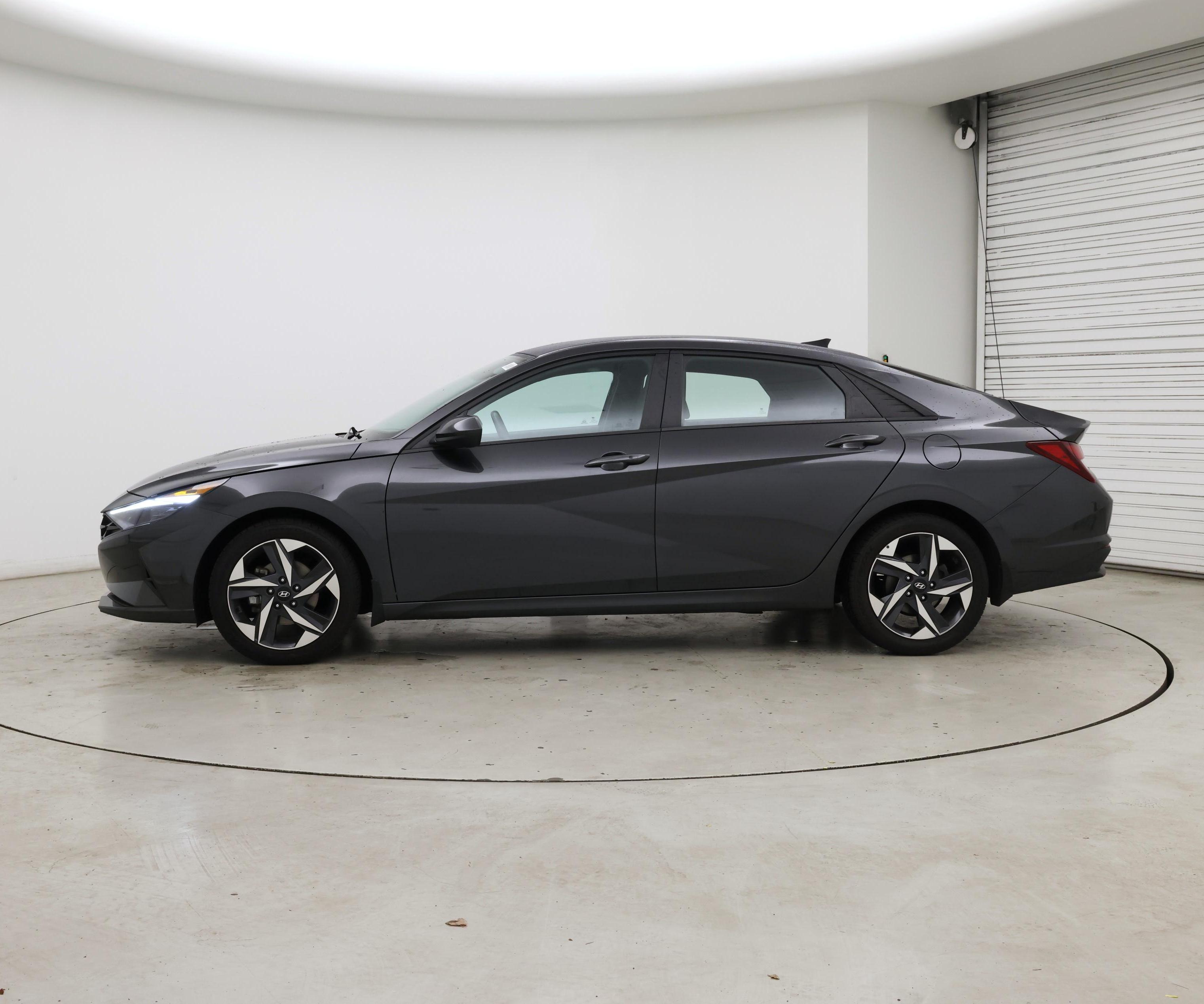 Thumbnail: 2023 Hyundai Elantra - 3