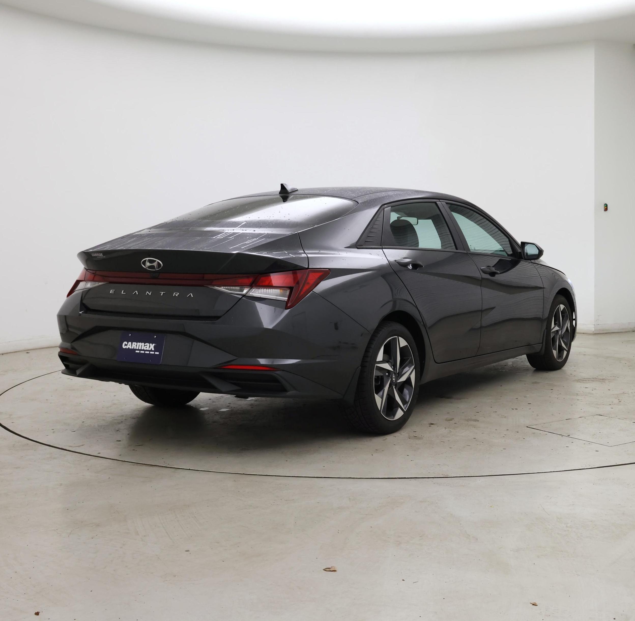 Thumbnail: 2023 Hyundai Elantra - 8