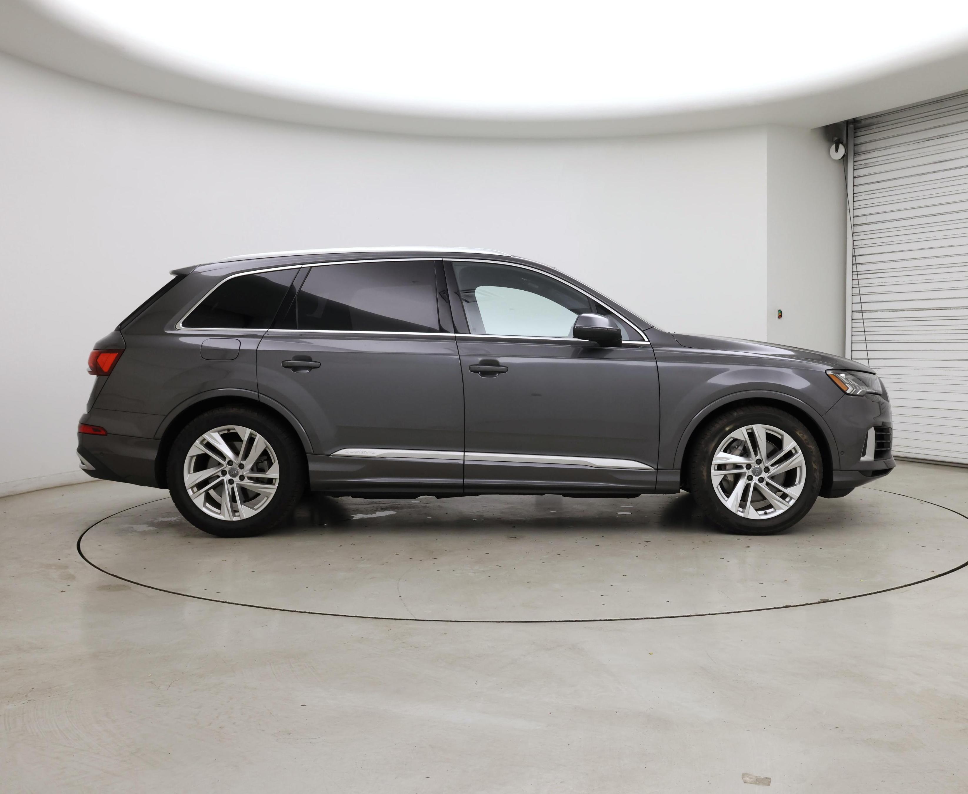 Thumbnail: 2020 Audi Q7 - 7