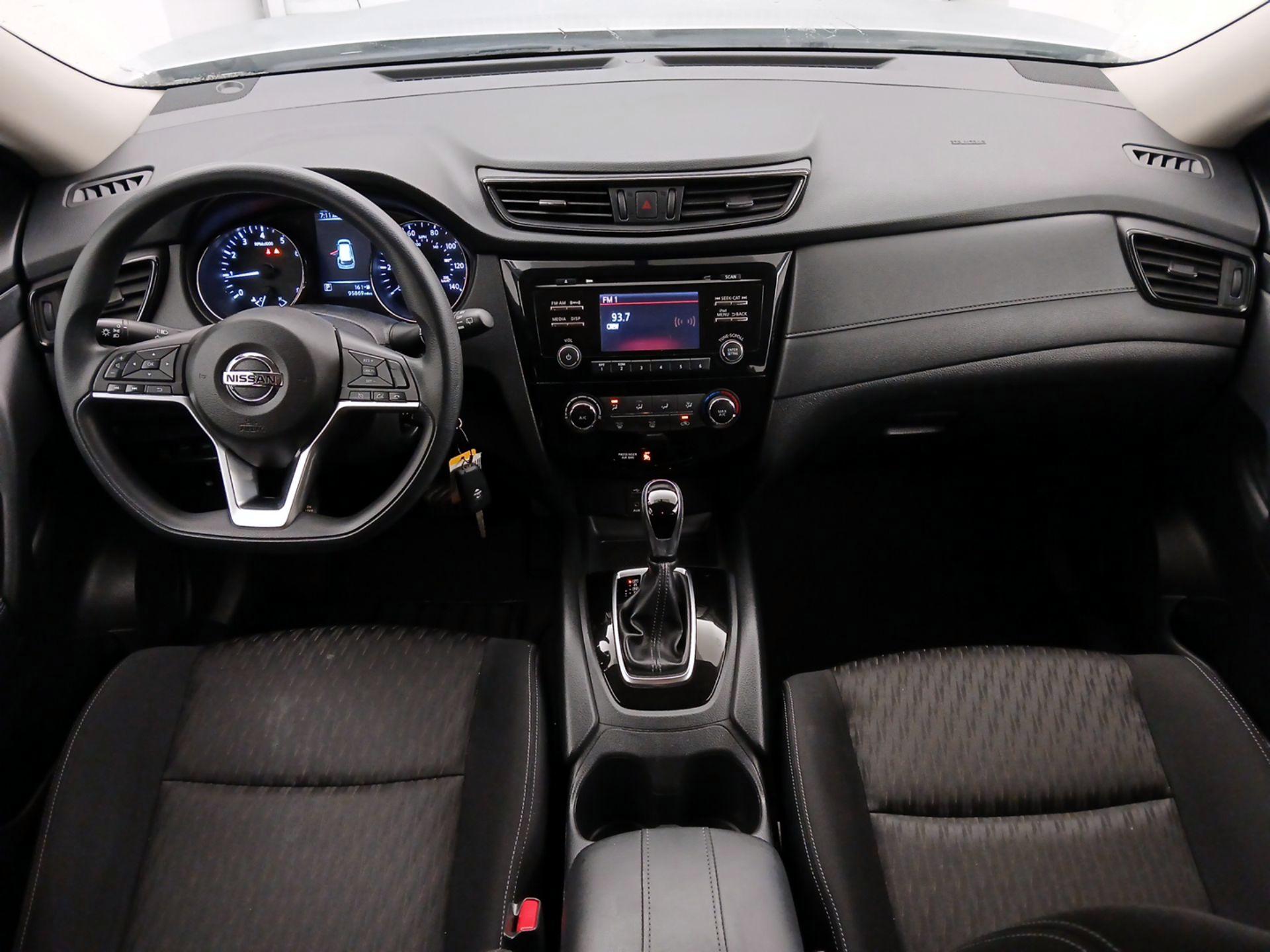 Thumbnail: 2017 Nissan Rogue - 9