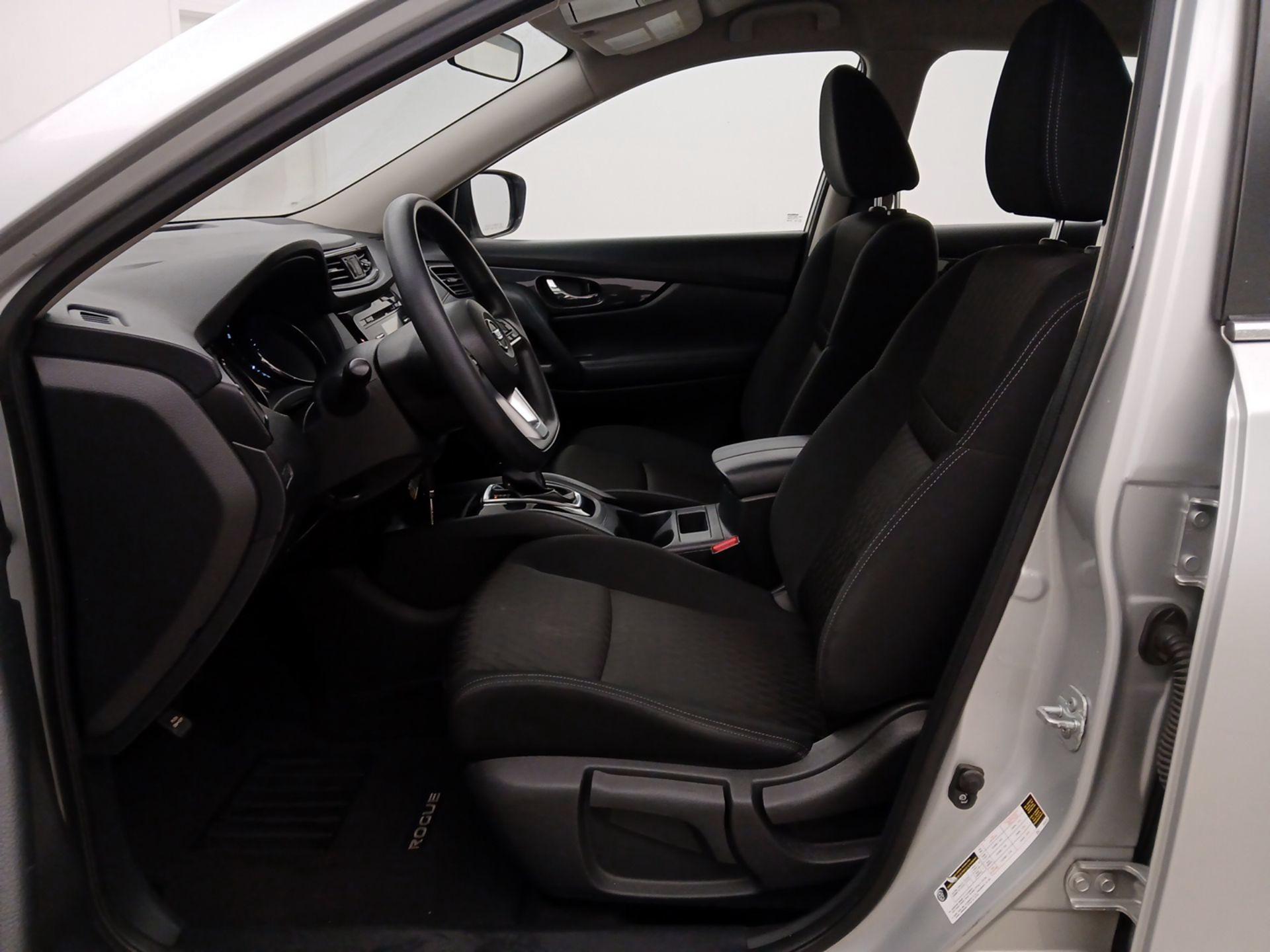 Thumbnail: 2017 Nissan Rogue - 11