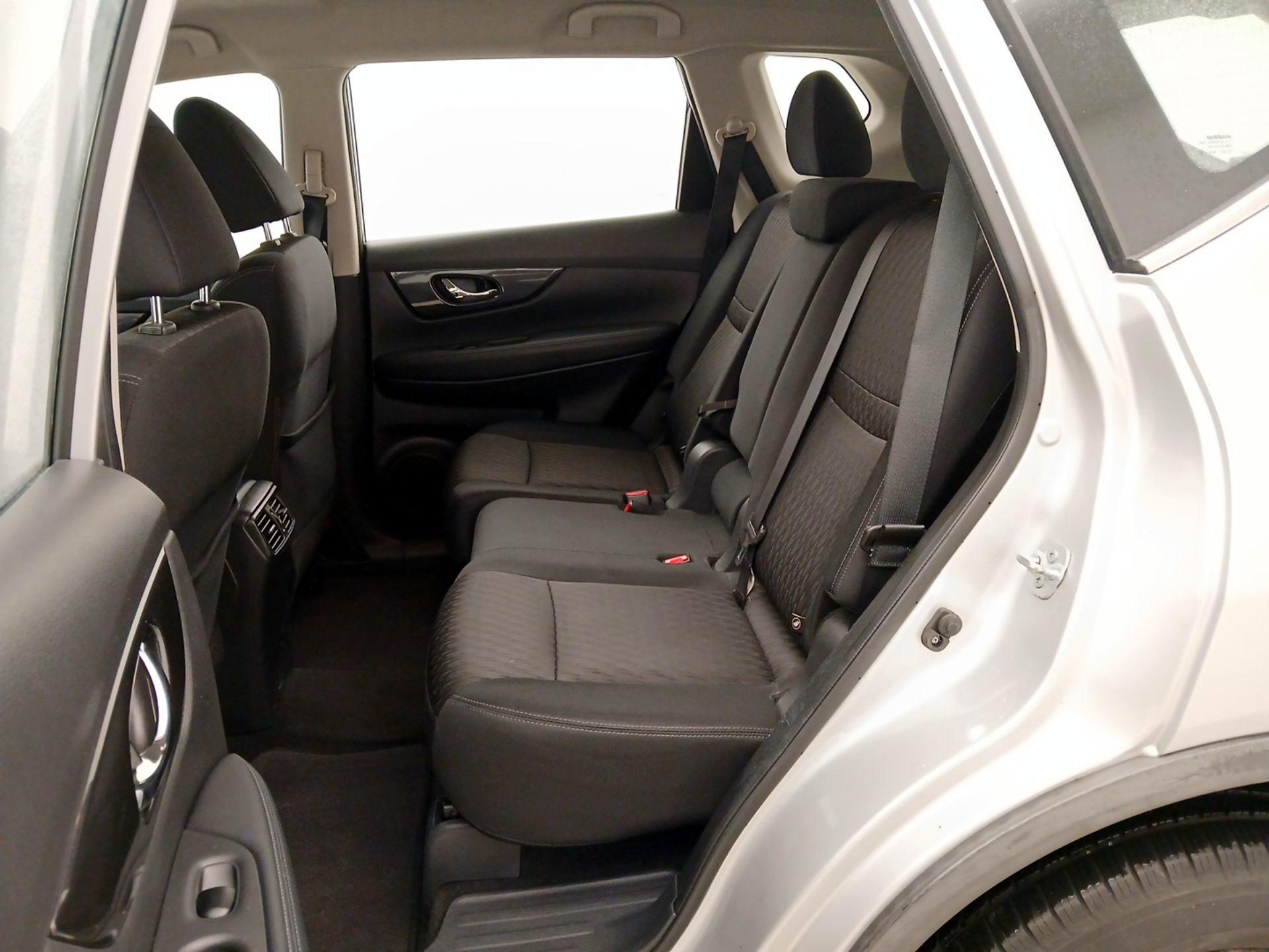 Thumbnail: 2017 Nissan Rogue - 19