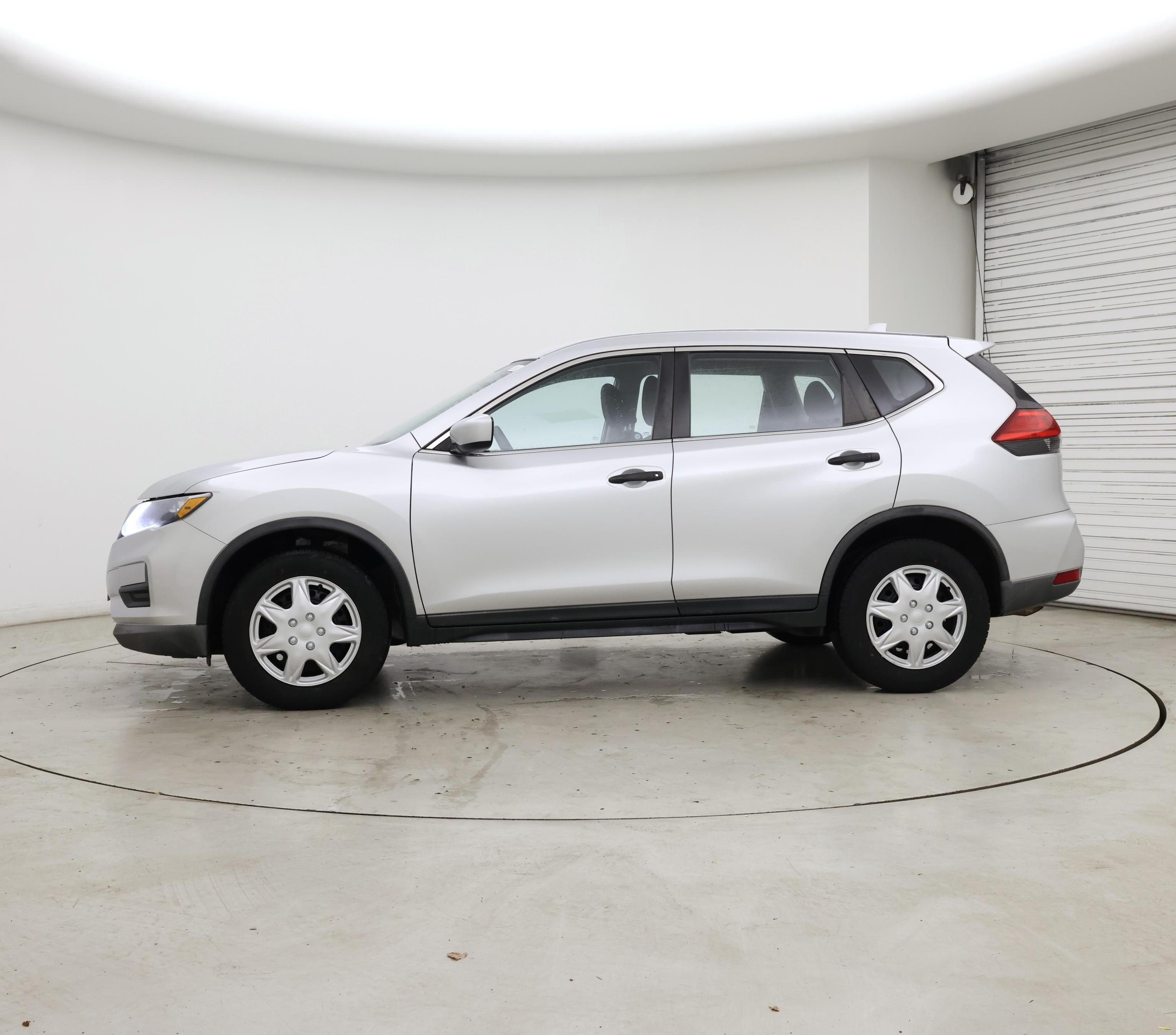 Thumbnail: 2017 Nissan Rogue - 3