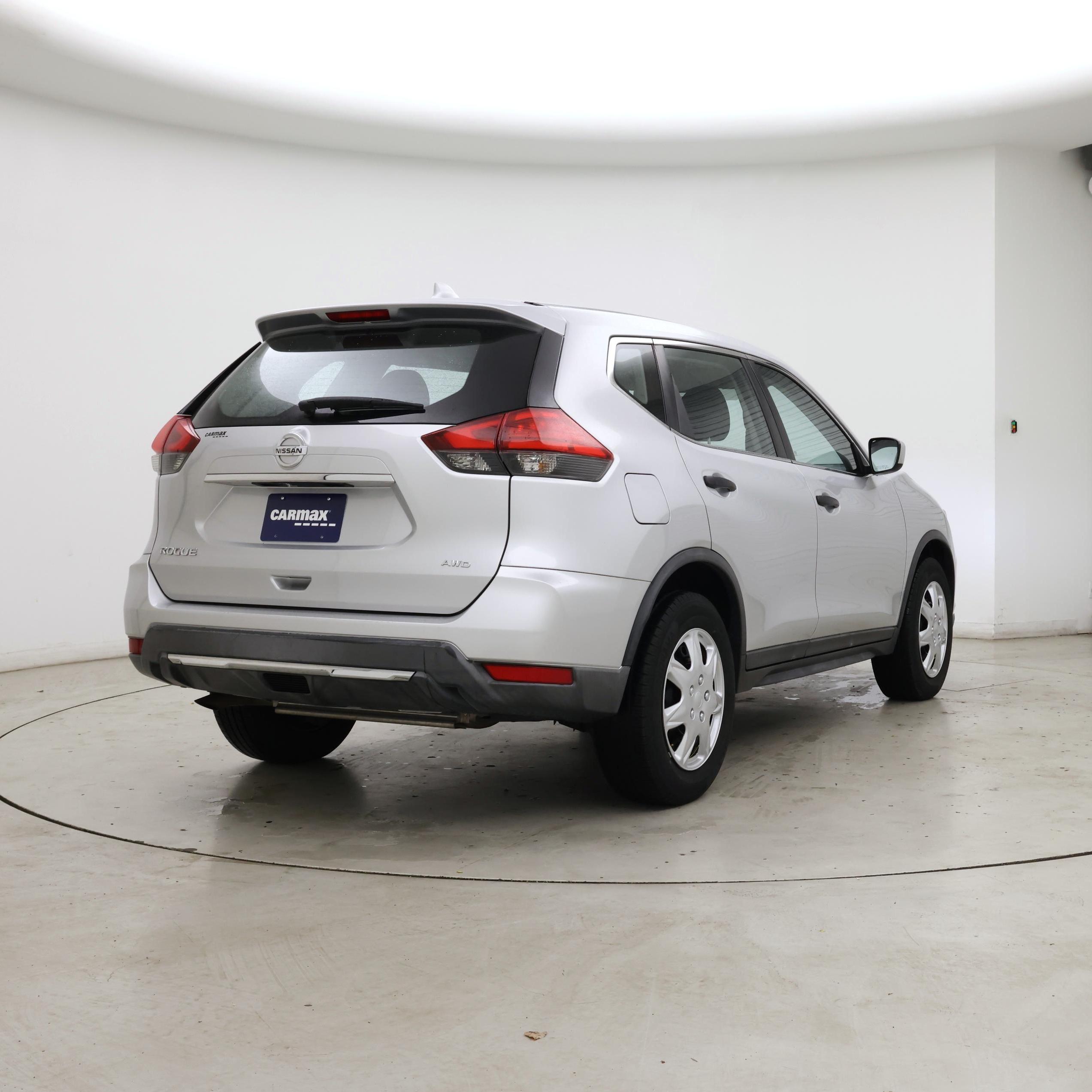 Thumbnail: 2017 Nissan Rogue - 8