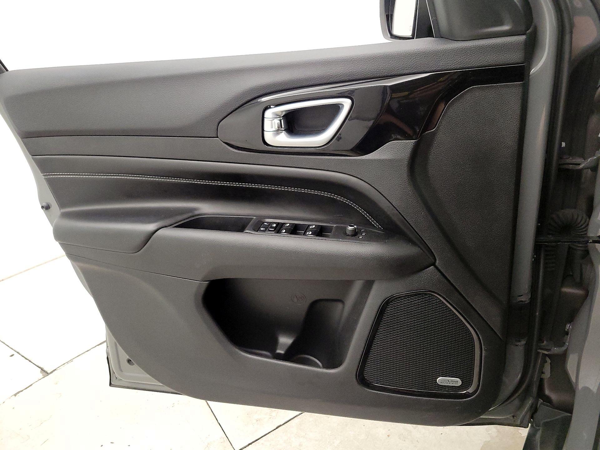 Thumbnail: 2023 Jeep Compass - 12
