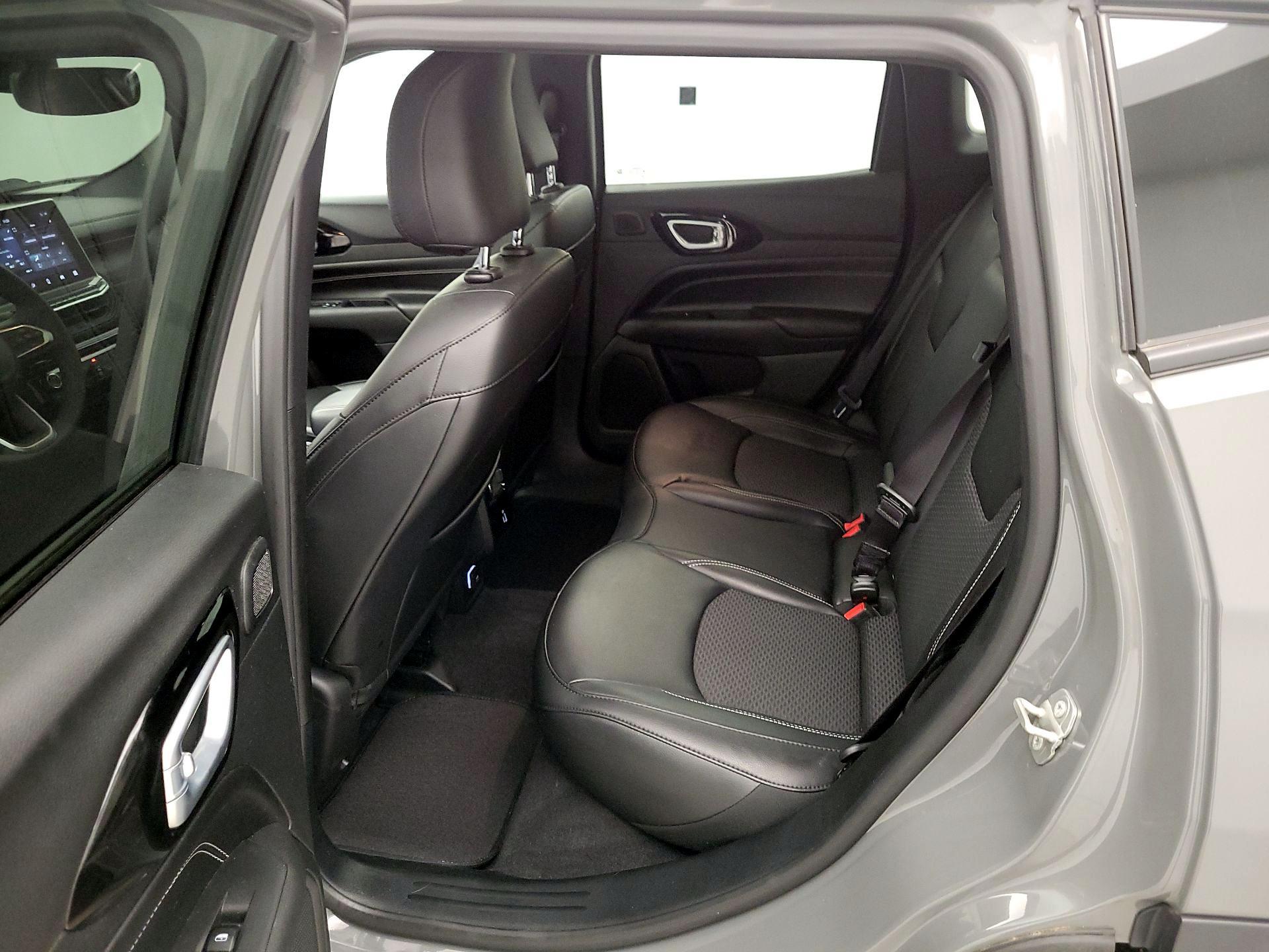 Thumbnail: 2023 Jeep Compass - 20