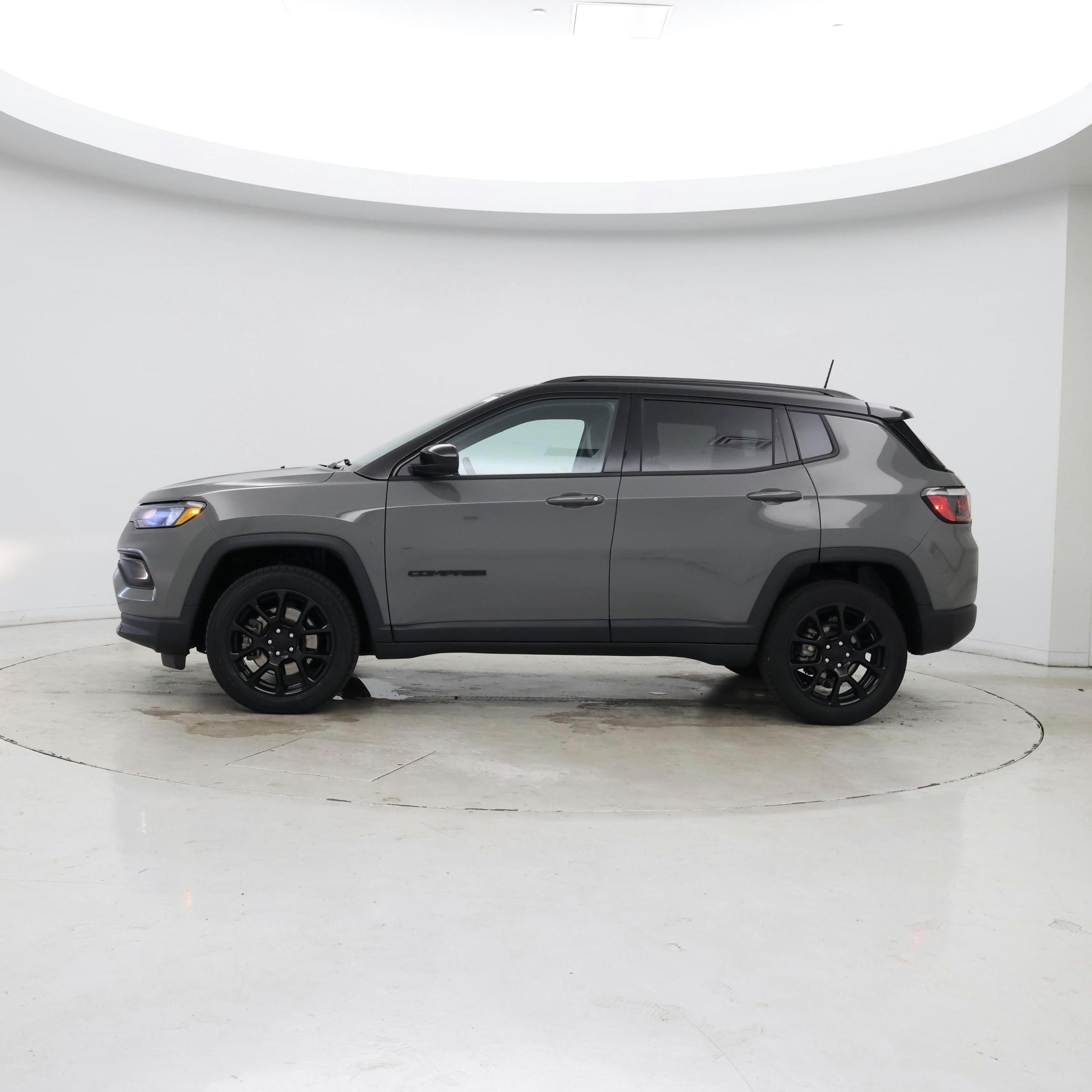 Thumbnail: 2023 Jeep Compass - 3