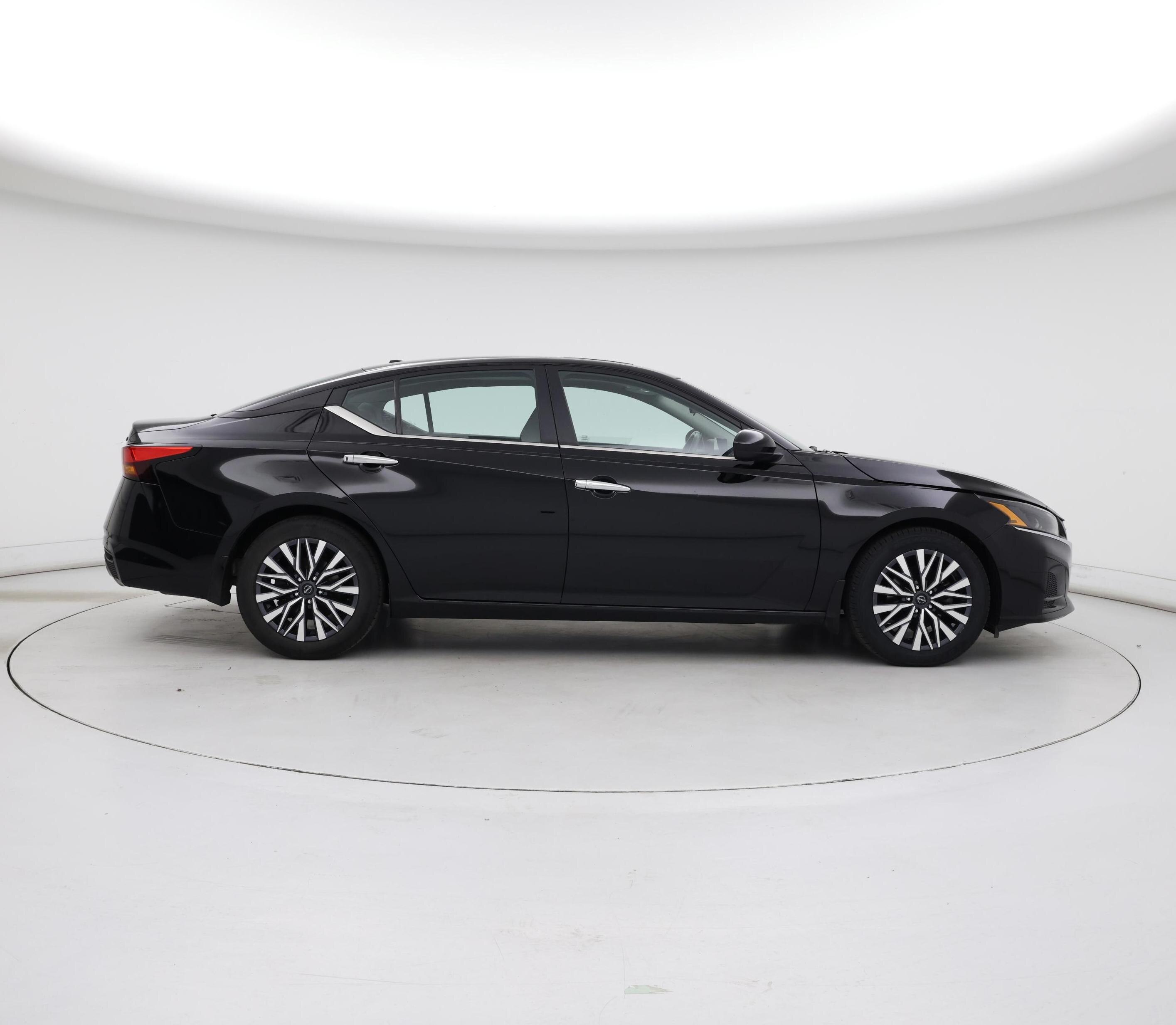 Thumbnail: 2023 Nissan Altima - 7