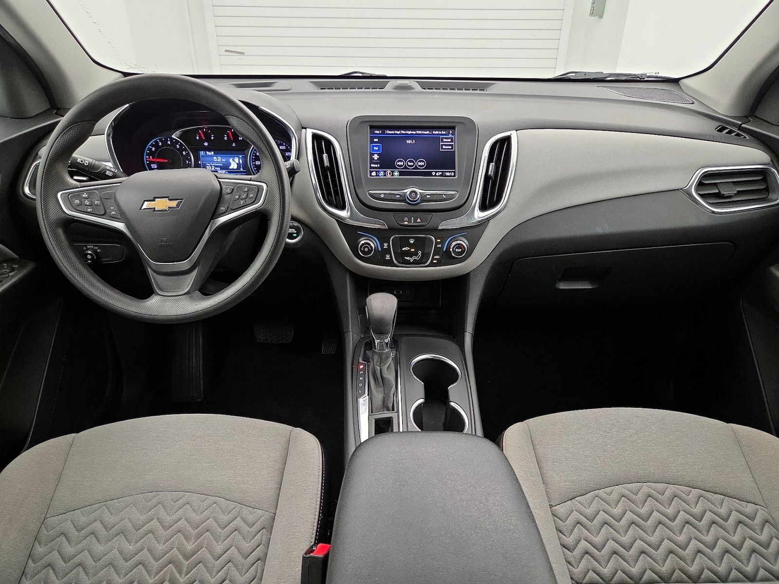 2023 Chevrolet Equinox LS - Photo 10