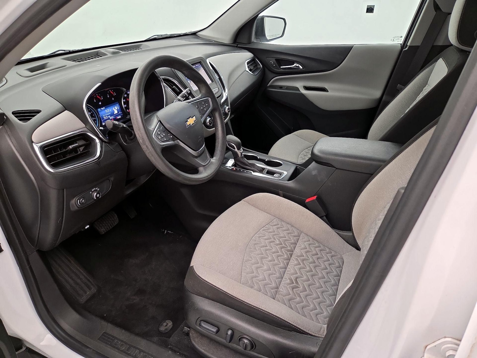 2023 Chevrolet Equinox LS - Photo 12