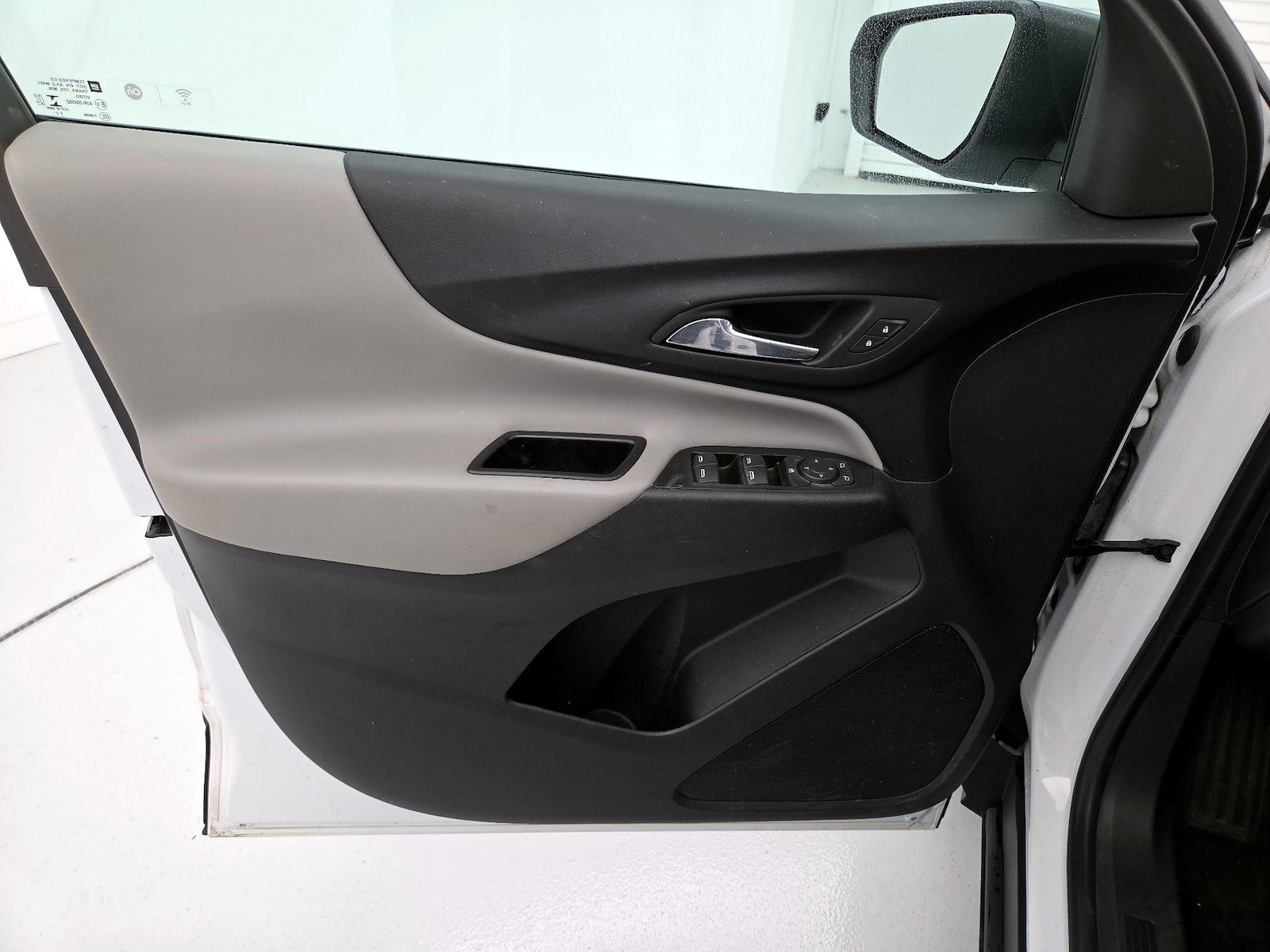 2023 Chevrolet Equinox LS - Photo 13