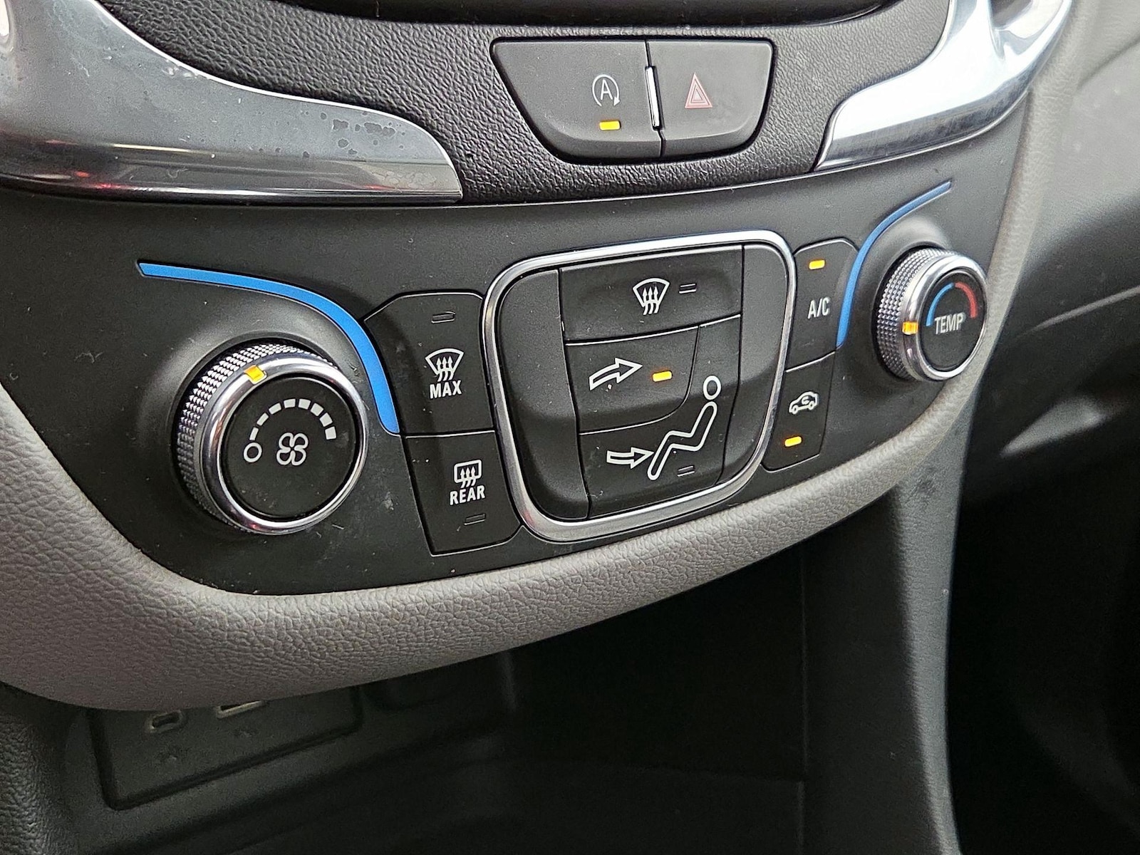 2023 Chevrolet Equinox LS - Photo 17