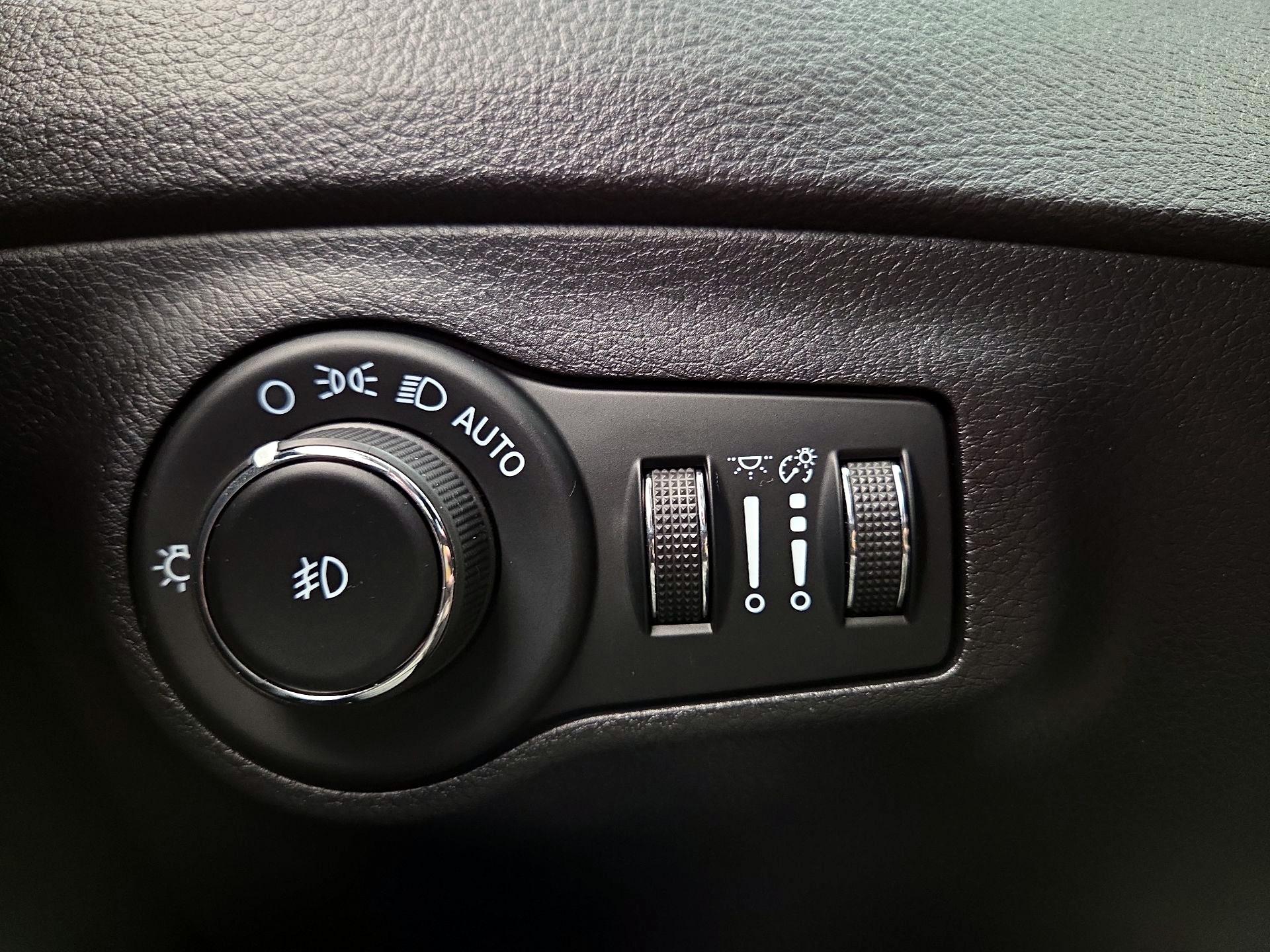 Thumbnail: 2021 Jeep Compass - 13