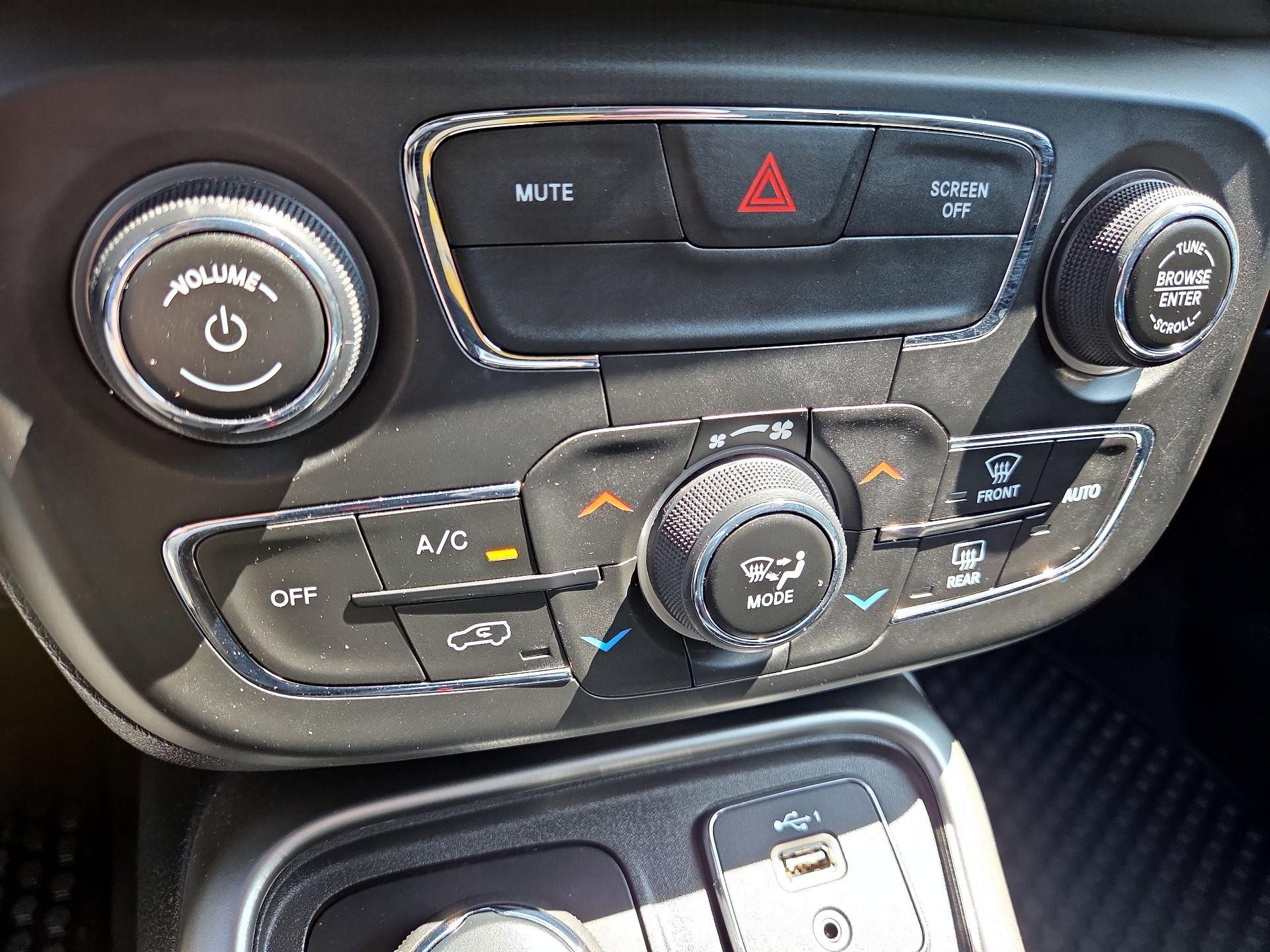 Thumbnail: 2021 Jeep Compass - 16