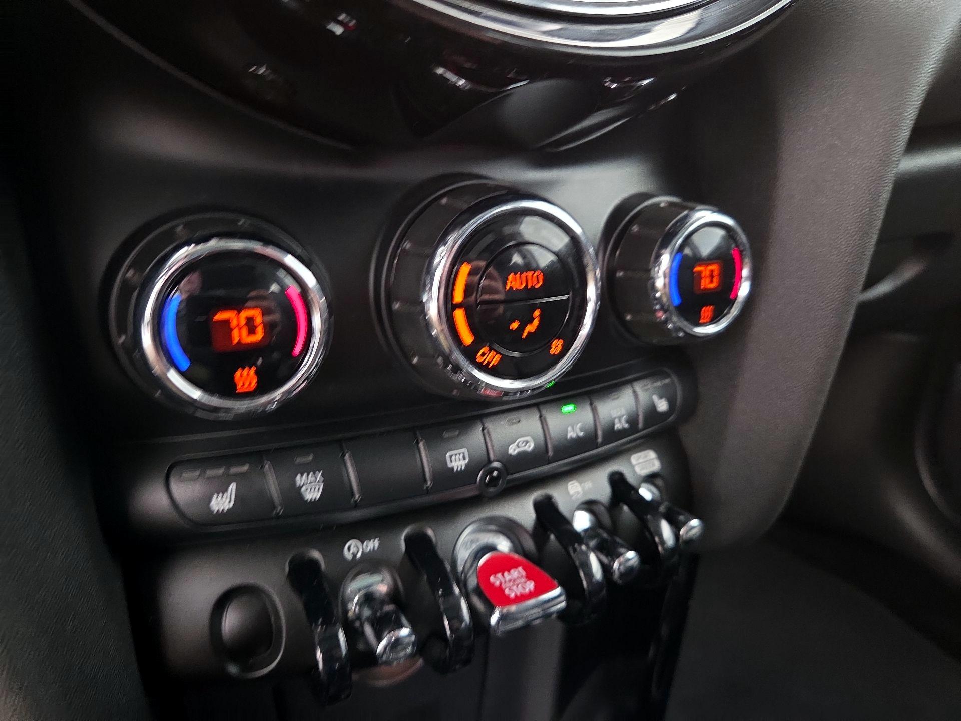 Thumbnail: 2022 MINI Cooper Hardtop - 17