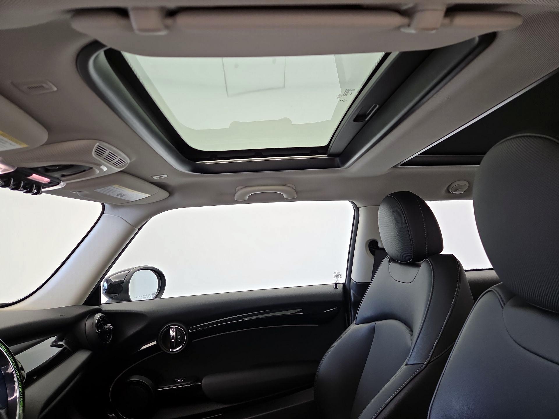 Thumbnail: 2022 MINI Cooper Hardtop - 20