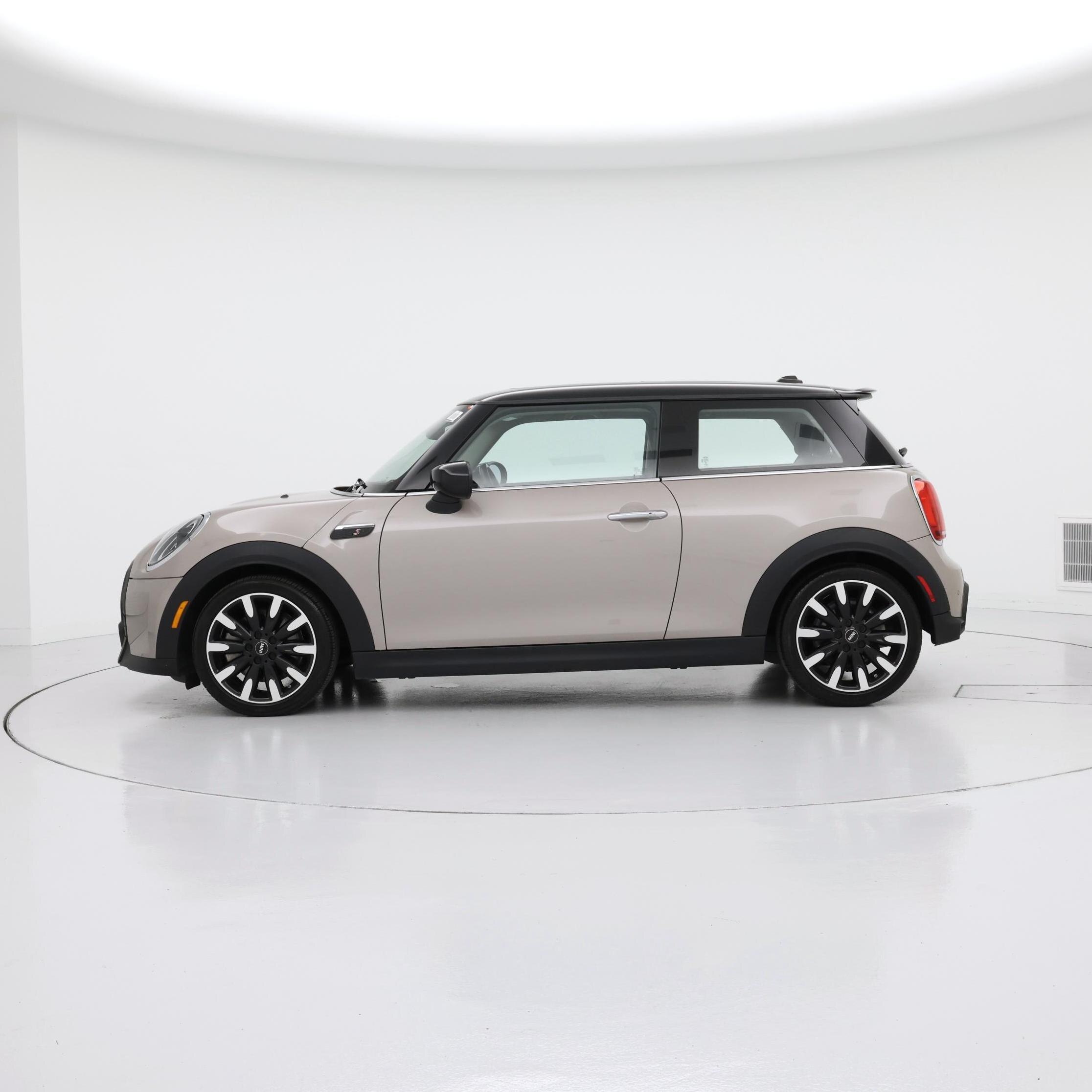 Thumbnail: 2022 MINI Cooper Hardtop - 3