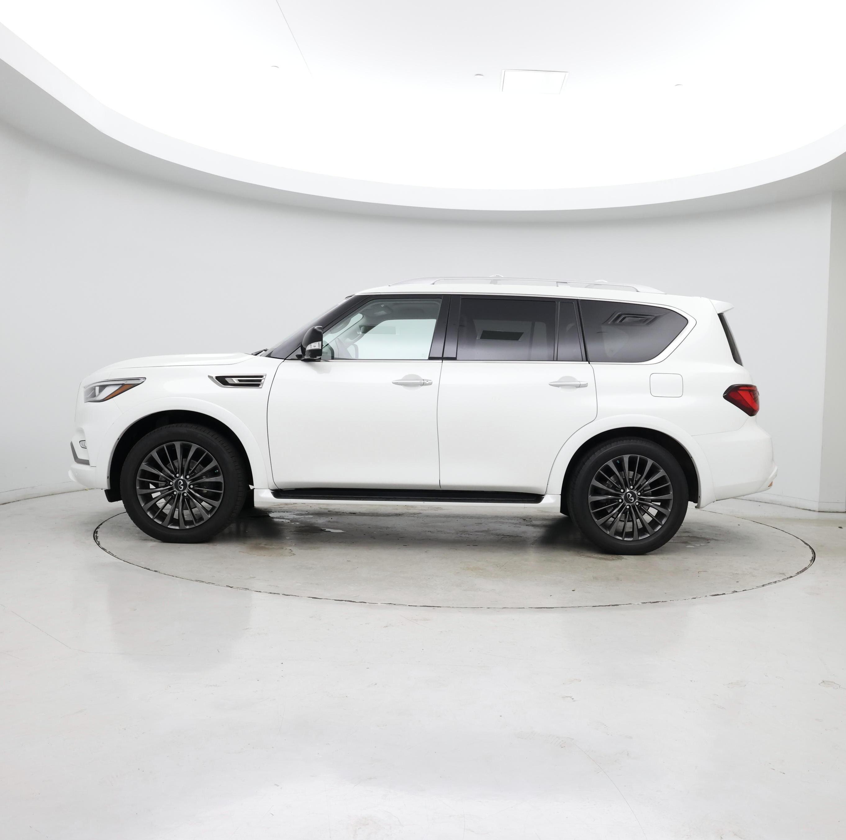 Thumbnail: 2021 INFINITI QX80 - 3