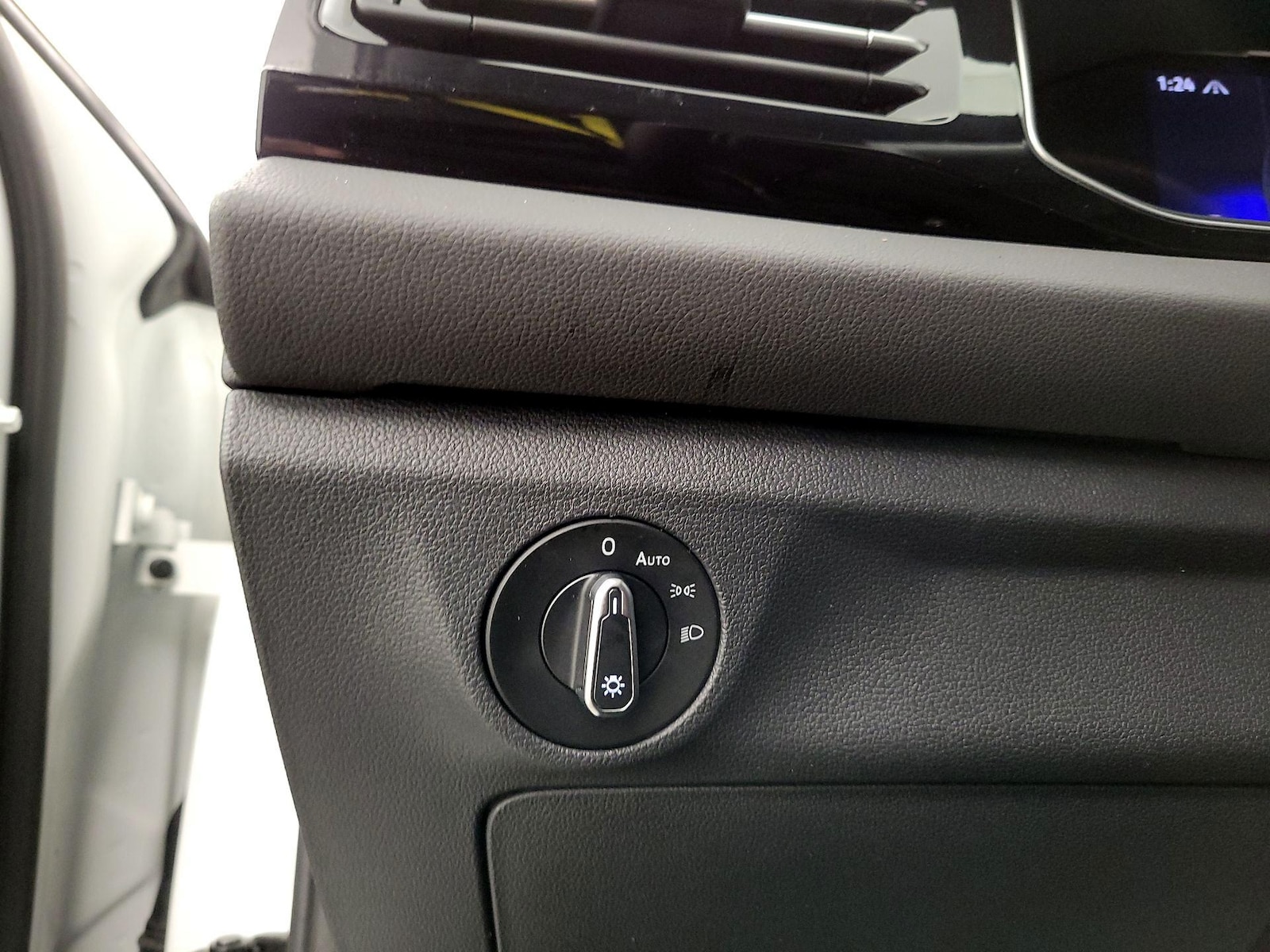 2025 Volkswagen Jetta Sport - Photo 14