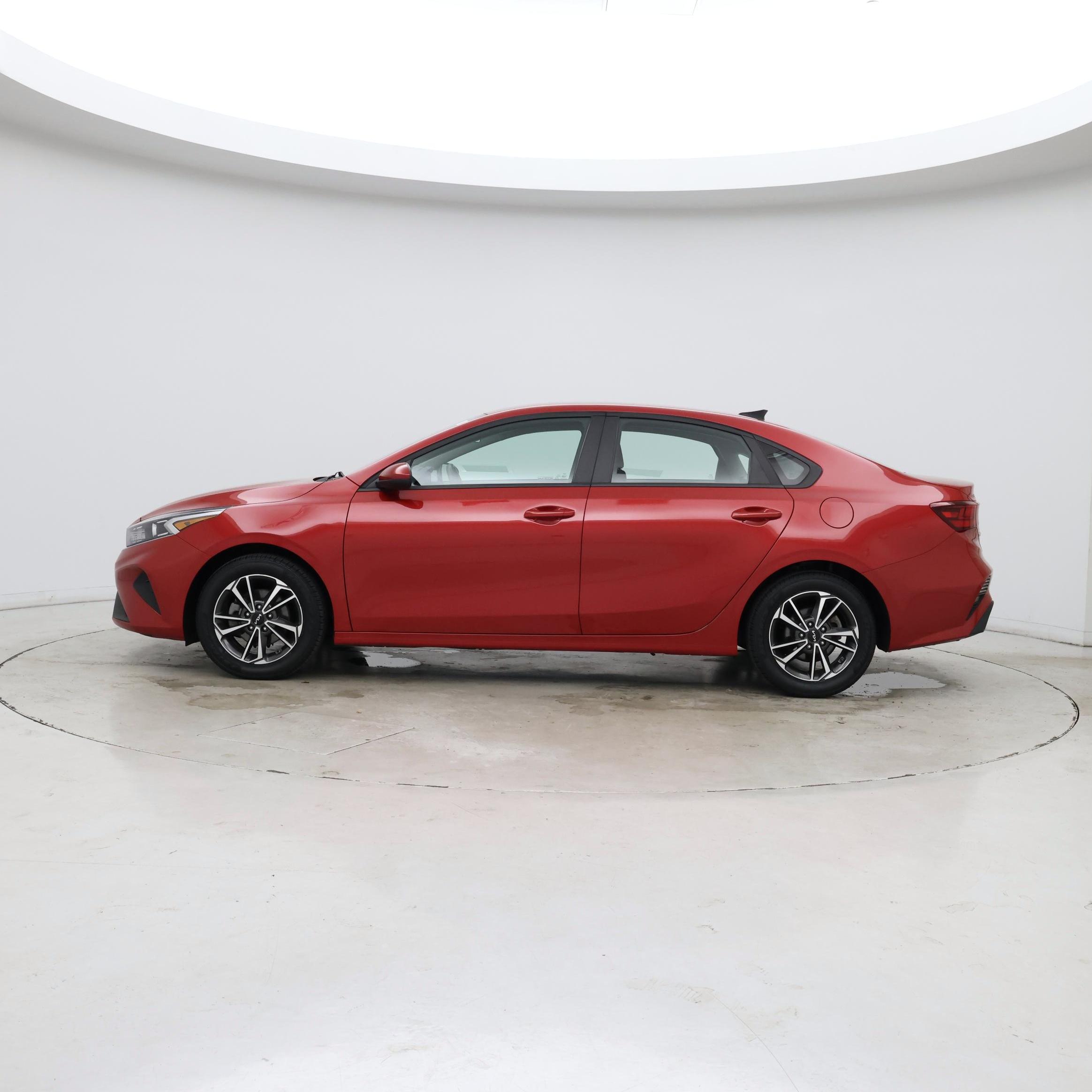 Thumbnail: 2023 Kia Forte - 3