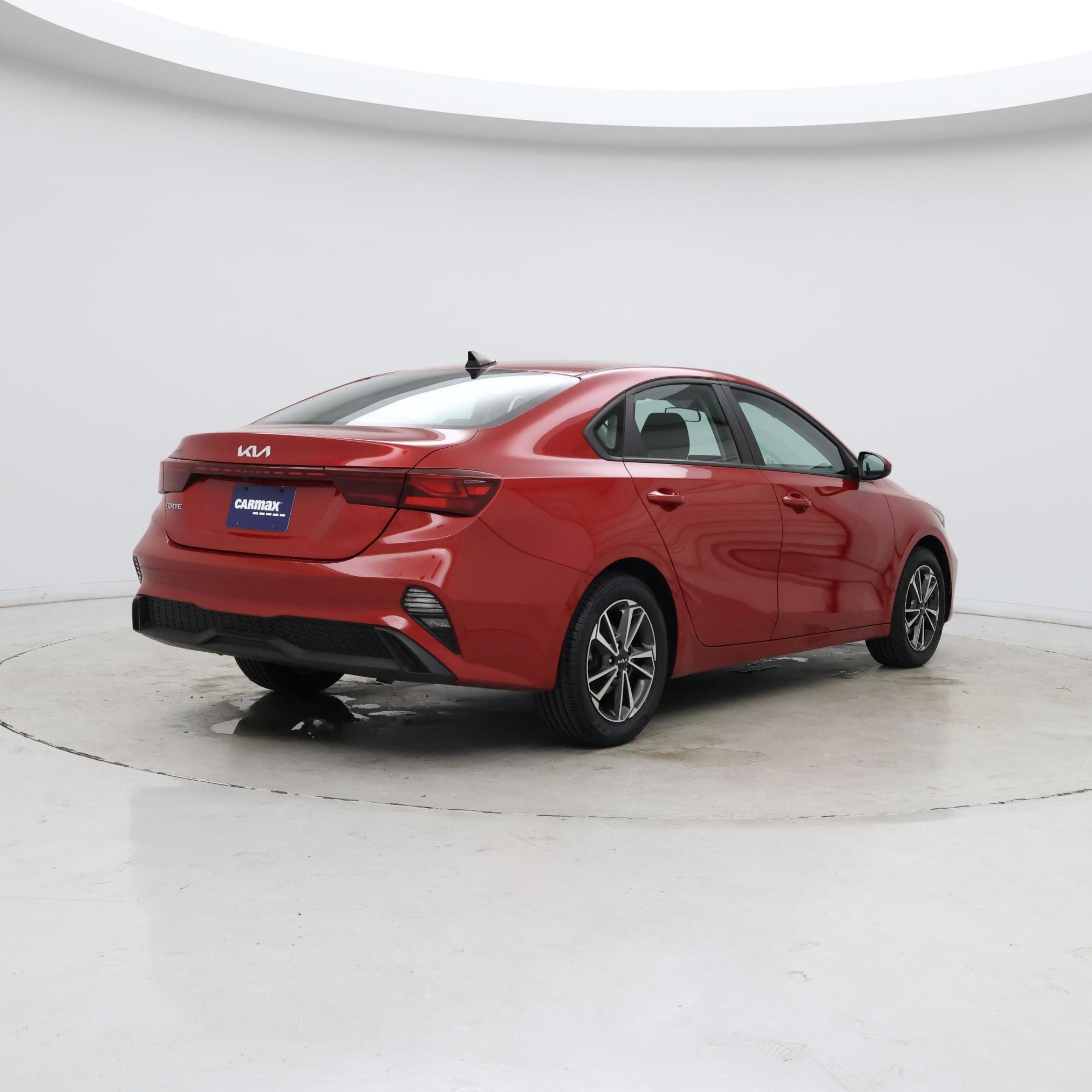 Thumbnail: 2023 Kia Forte - 8