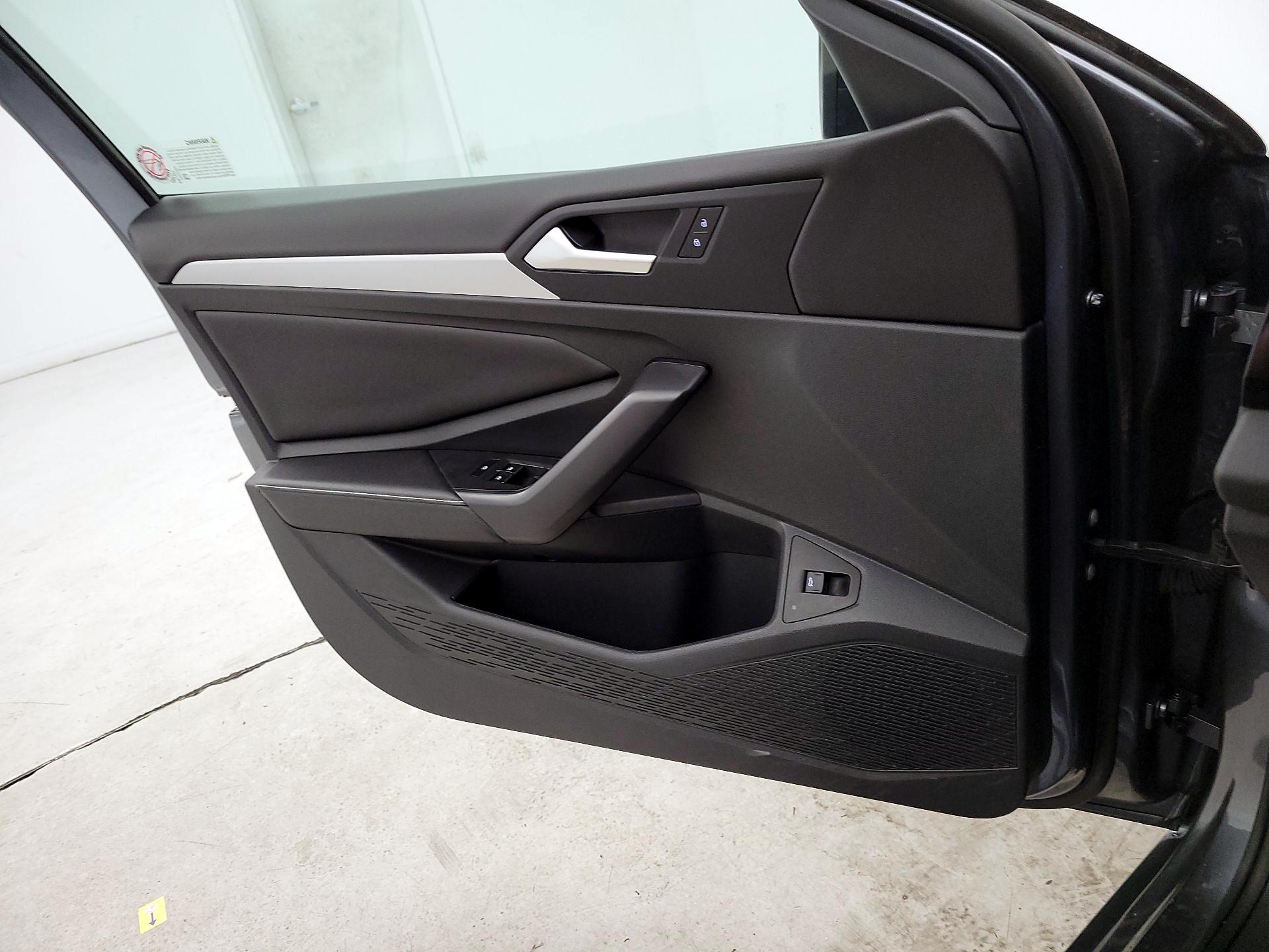 Thumbnail: 2025 Volkswagen Jetta - 12
