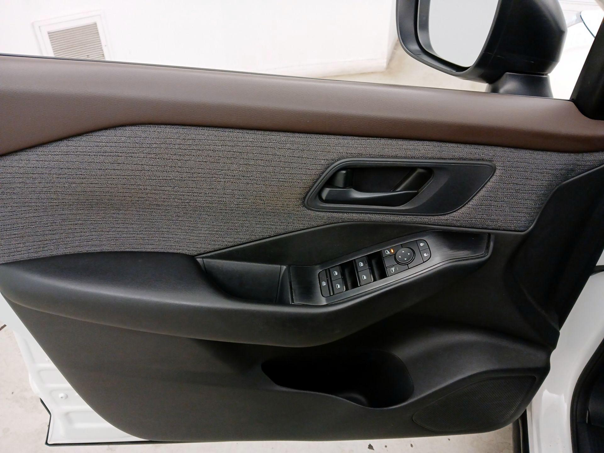 Thumbnail: 2023 Nissan Rogue - 12