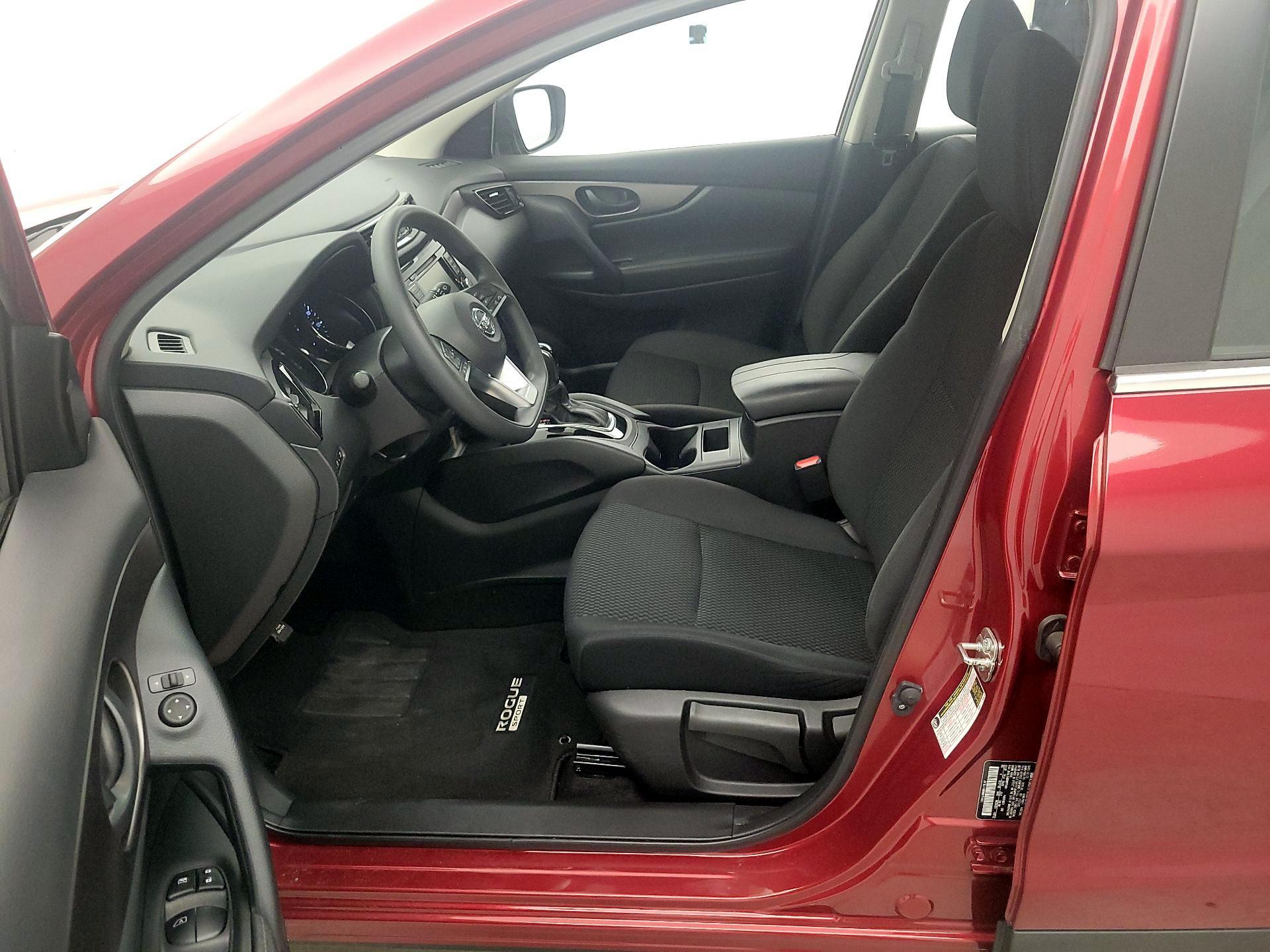 Thumbnail: 2022 Nissan Rogue Sport - 11