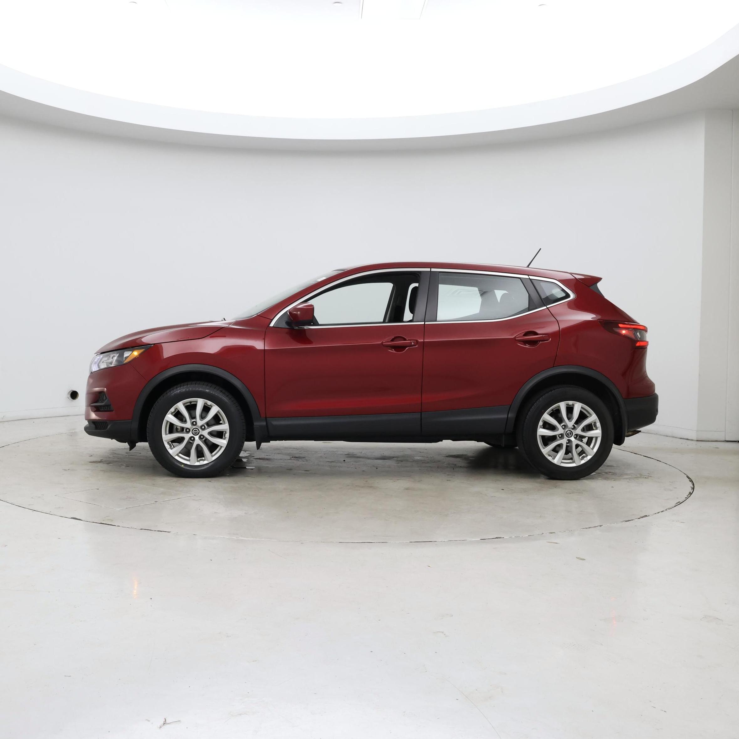 Thumbnail: 2022 Nissan Rogue Sport - 3