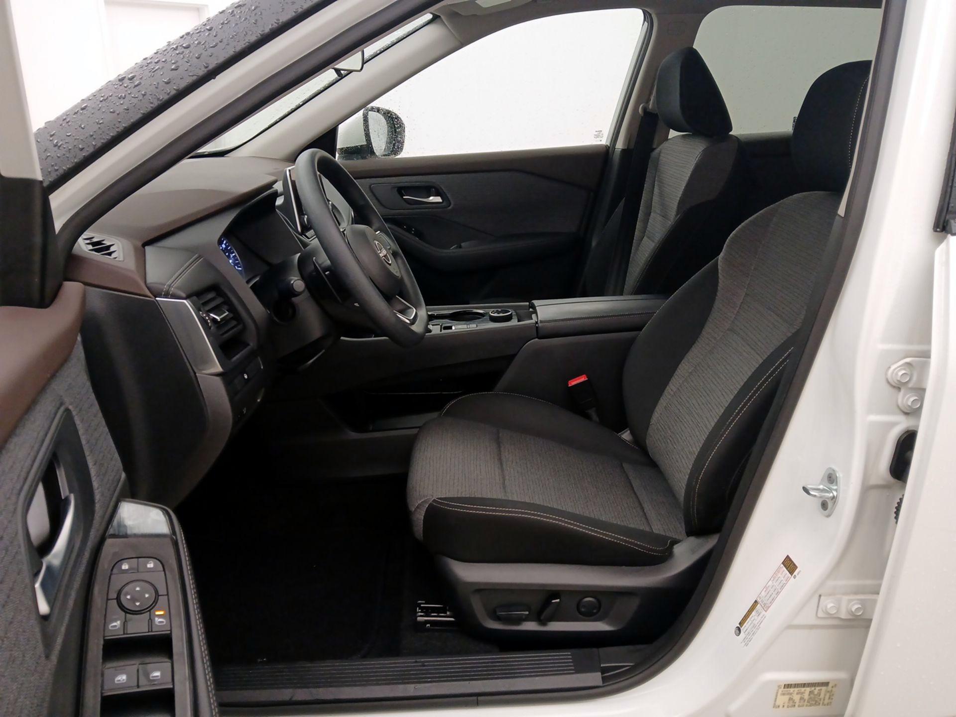 Thumbnail: 2023 Nissan Rogue - 11