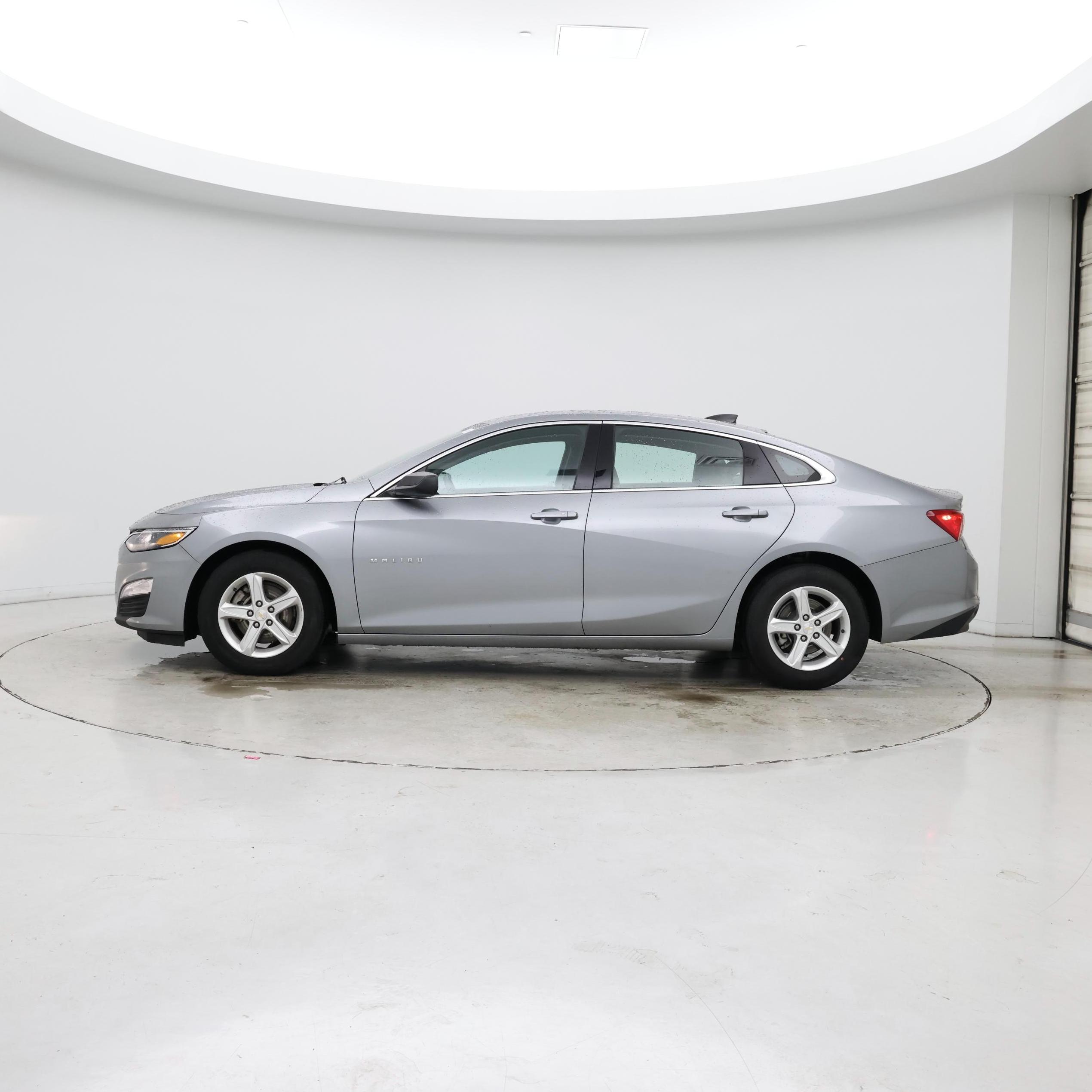 Thumbnail: 2023 Chevrolet Malibu - 3